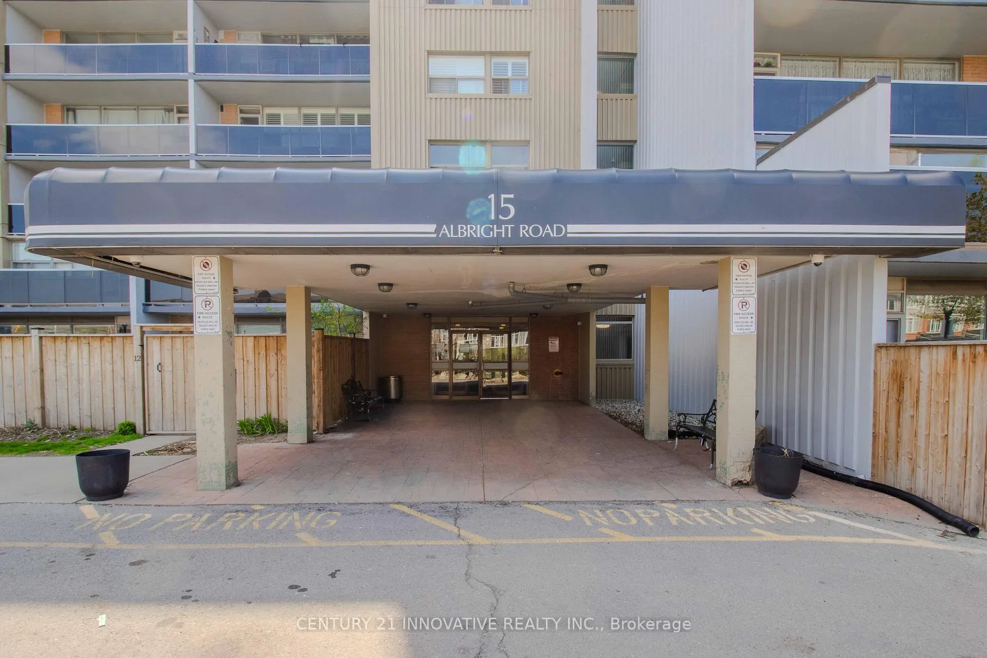 Photo 11 of Unit 910, 15 Albright Road S, Hamilton, Vincent — HOMEH