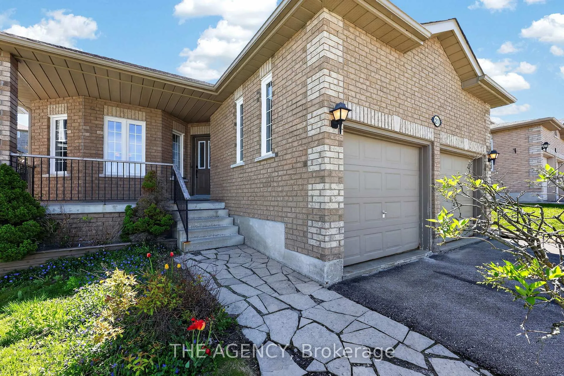 Photo 5 of 21 Silver Trail, Barrie, Ardagh — HOMEH