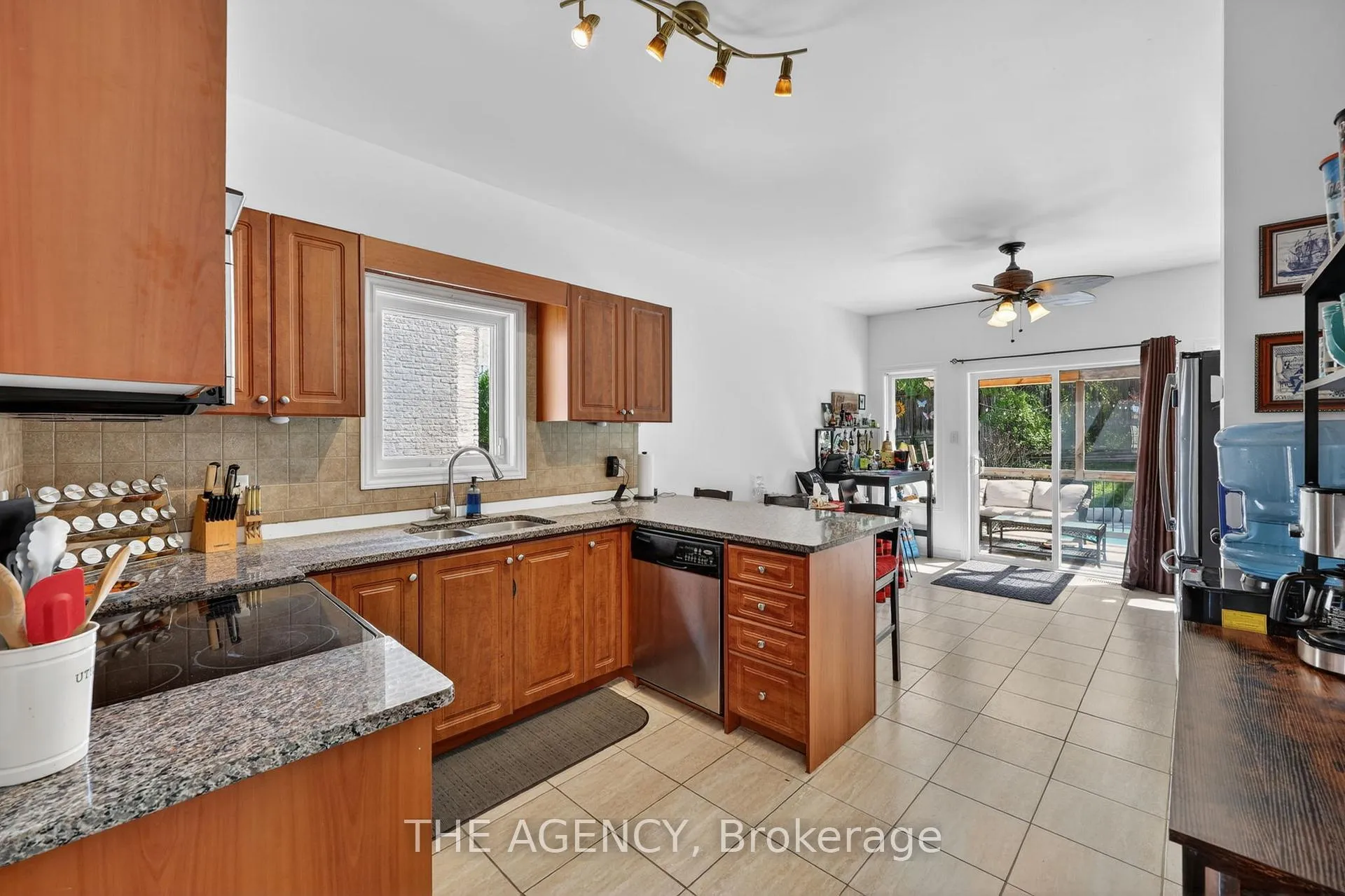 Photo 10 of 21 Silver Trail, Barrie, Ardagh — HOMEH