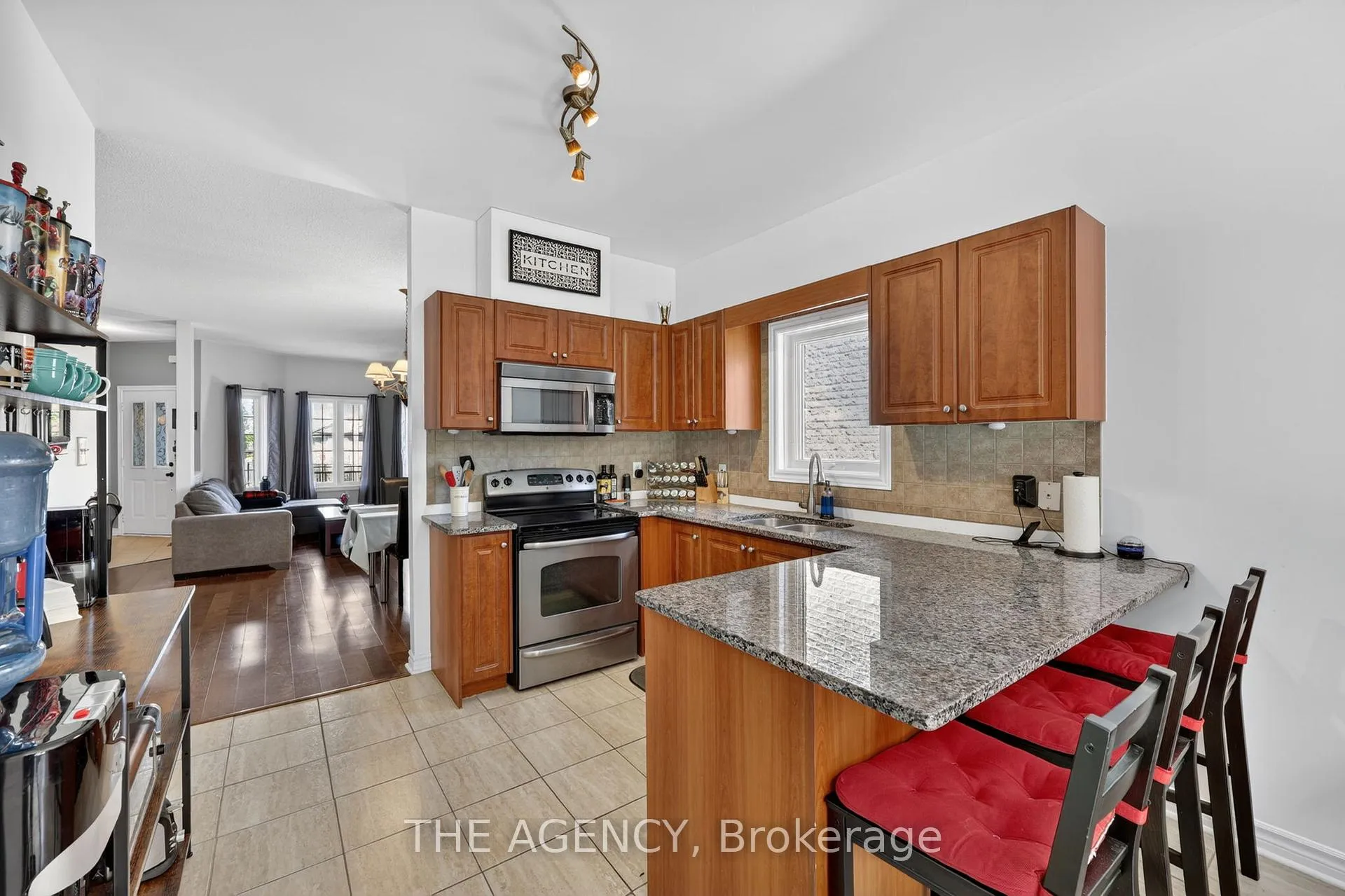 Photo 12 of 21 Silver Trail, Barrie, Ardagh — HOMEH