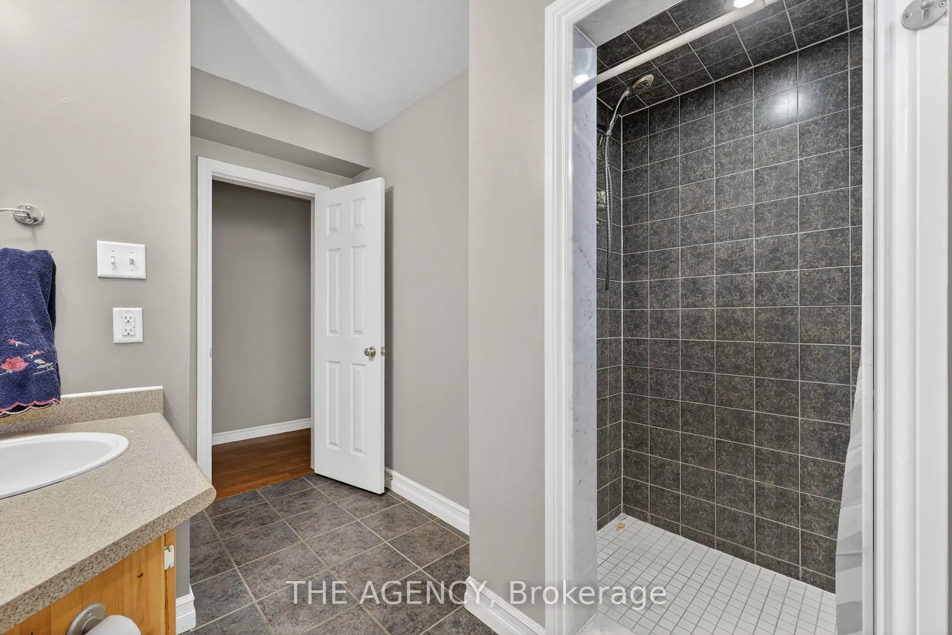 Photo 42 of 21 Silver Trail, Barrie, Ardagh — HOMEH