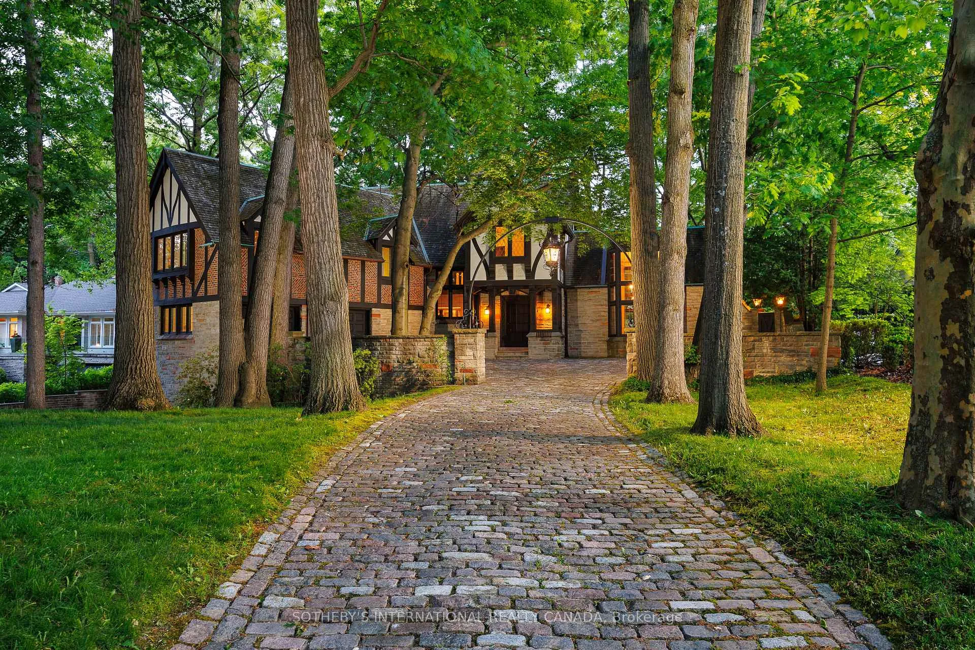 Photo of 38 Edenbrook Hill