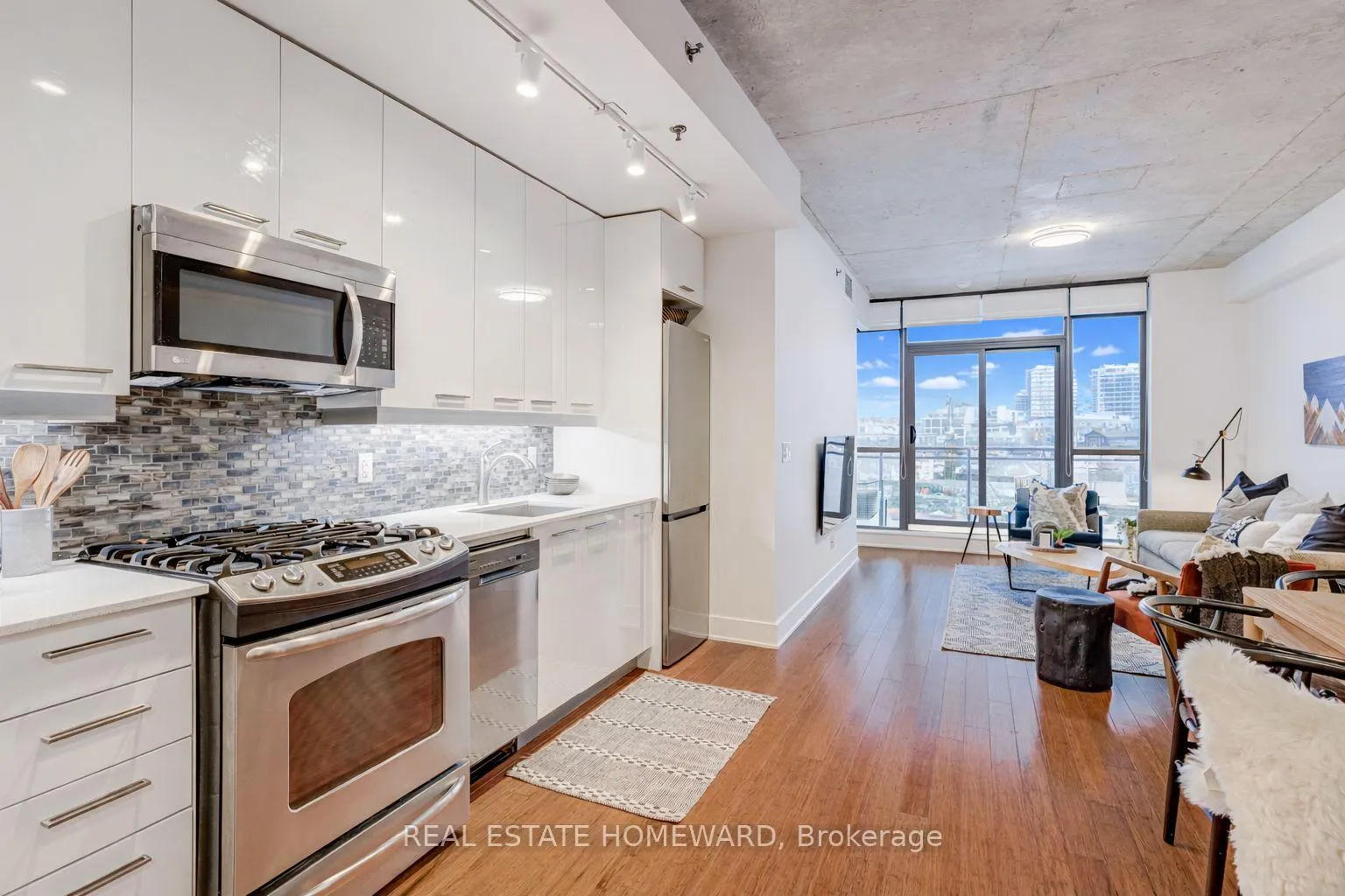 Photo 3 of Unit 709, 90 Trinity Street, Toronto, Waterfront Communities — HOMEH