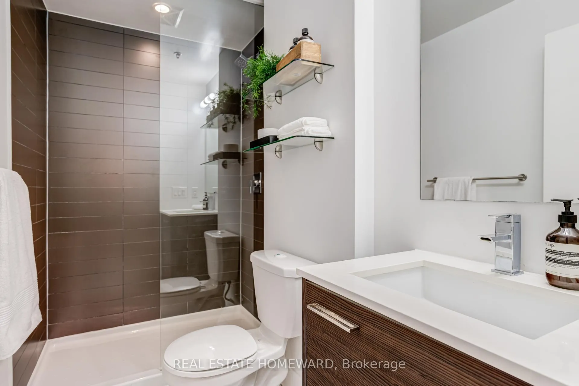 Photo 17 of Unit 709, 90 Trinity Street, Toronto, Waterfront Communities — HOMEH