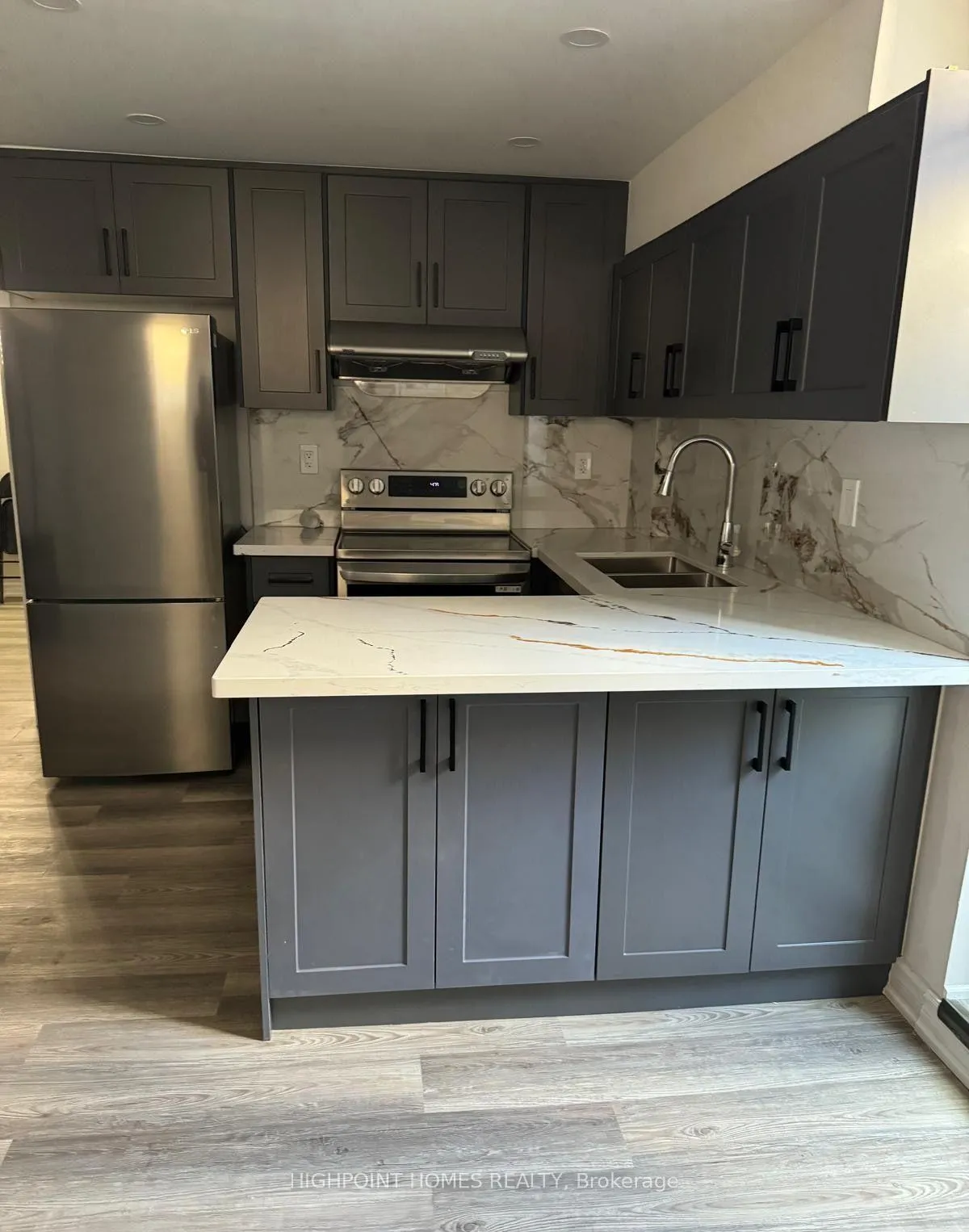 Photo 7 of 28 Northern Breeze Crescent, Whitby, Rolling Acres — HOMEH