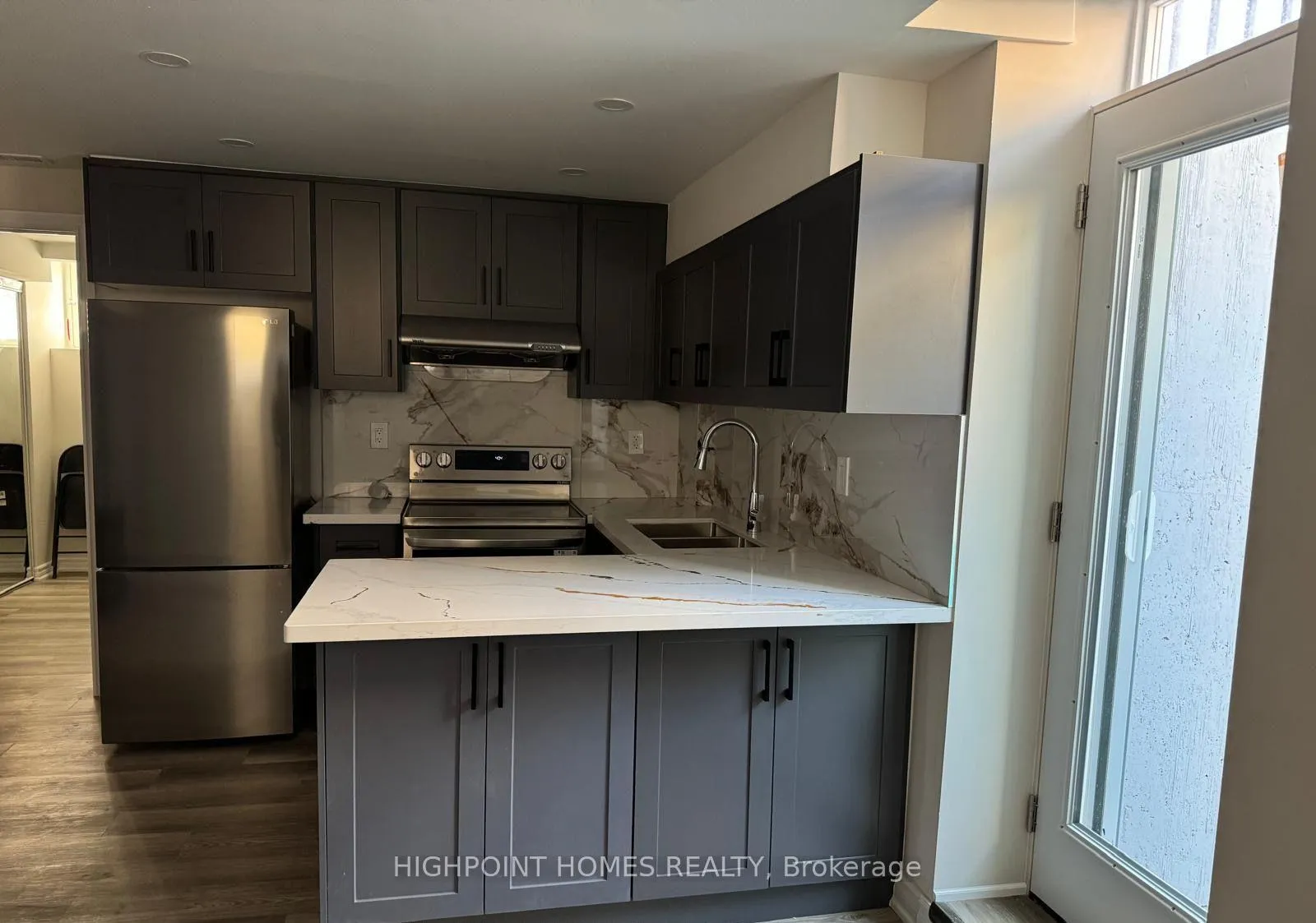 Photo 8 of 28 Northern Breeze Crescent, Whitby, Rolling Acres — HOMEH