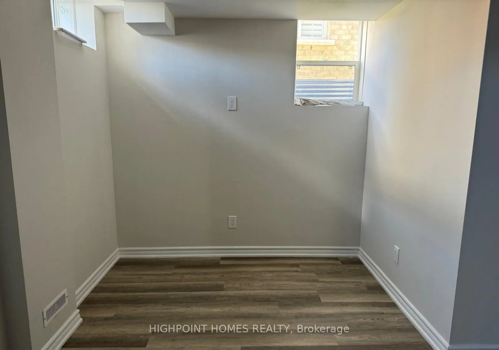 Photo 13 of 28 Northern Breeze Crescent, Whitby, Rolling Acres — HOMEH