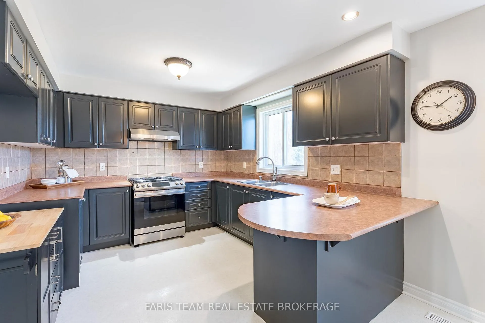 Photo 6 of 11 Berry Court, Barrie, Ardagh — HOMEH