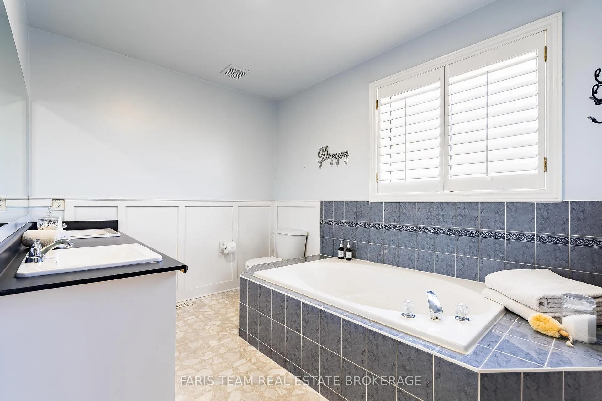 Photo 23 of 11 Berry Court, Barrie, Ardagh — HOMEH