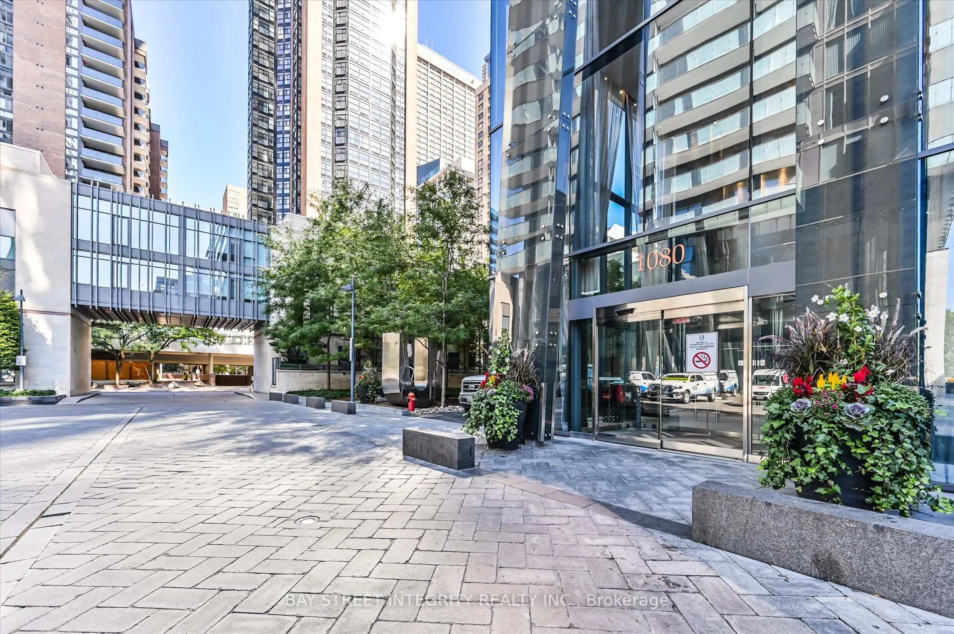 Photo 3 of Unit 5302, 1080 Bay Street, Toronto, Bay Street Corridor — HOMEH