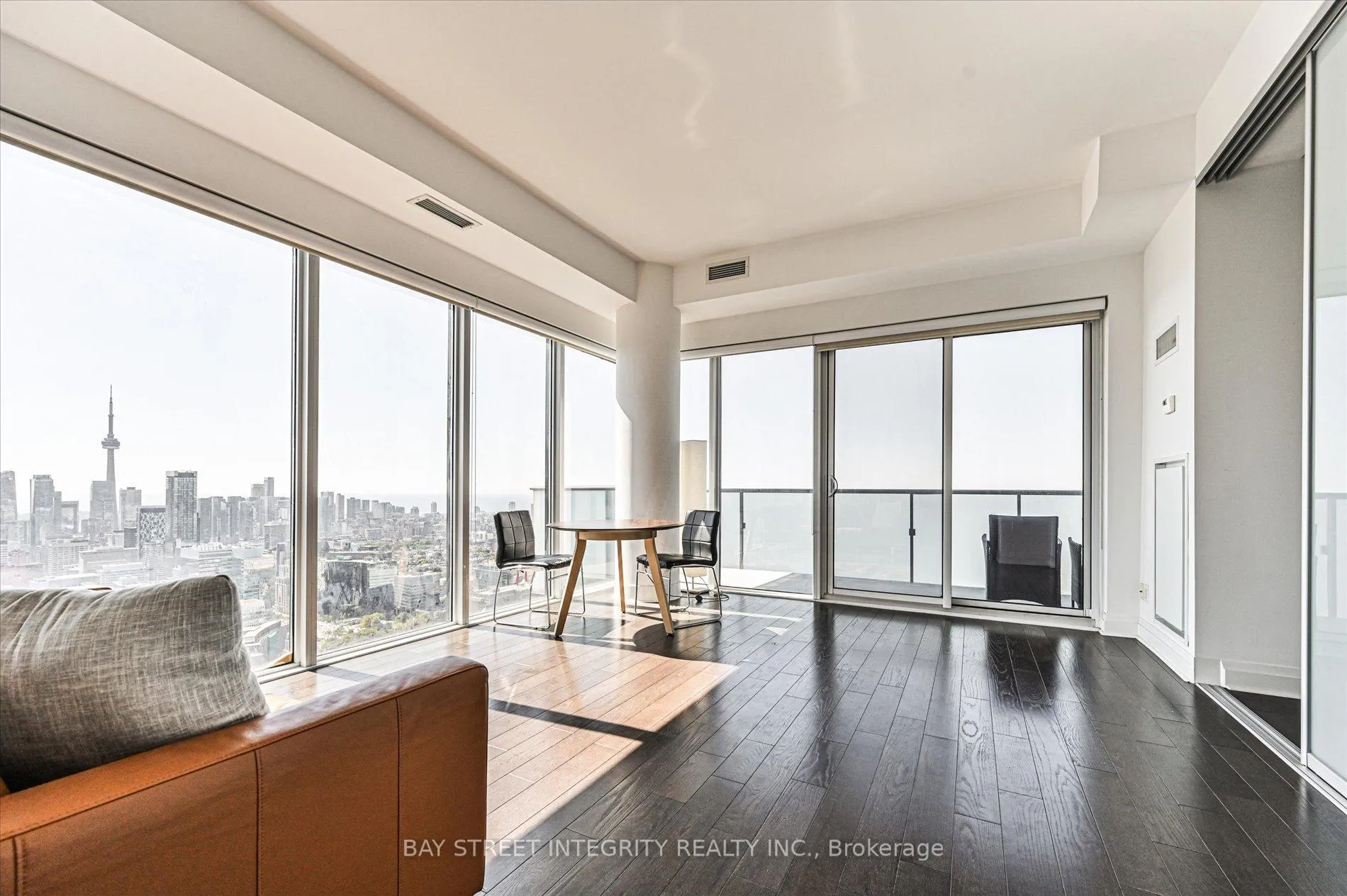 Photo 10 of Unit 5302, 1080 Bay Street, Toronto, Bay Street Corridor — HOMEH