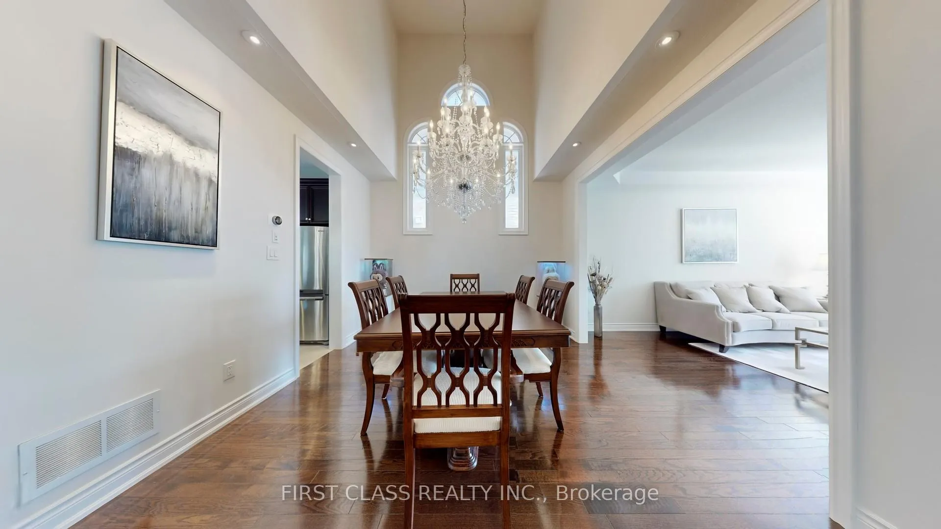 Photo 7 of 93 Royal West Drive, Brampton, Credit Valley — HOMEH