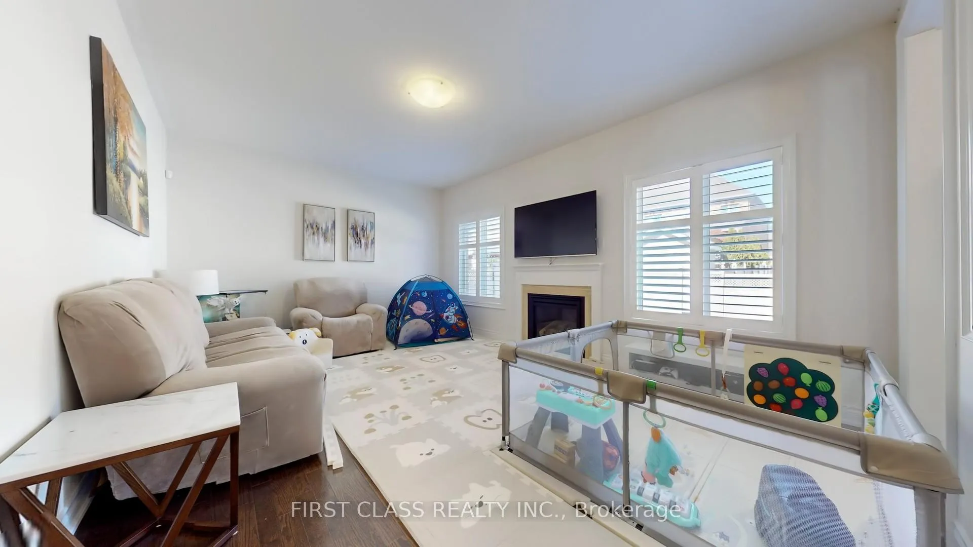 Photo 10 of 93 Royal West Drive, Brampton, Credit Valley — HOMEH