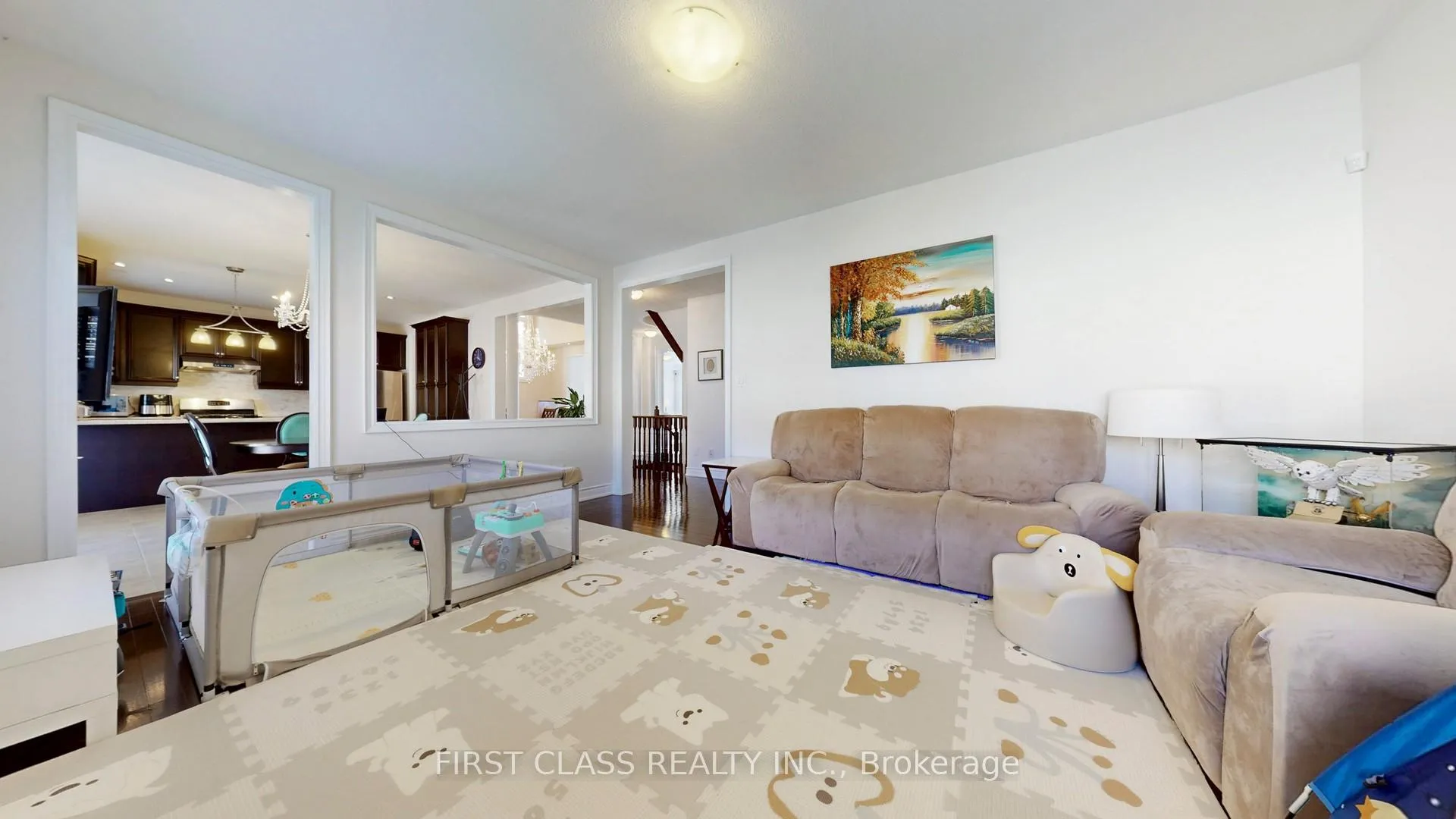 Photo 11 of 93 Royal West Drive, Brampton, Credit Valley — HOMEH