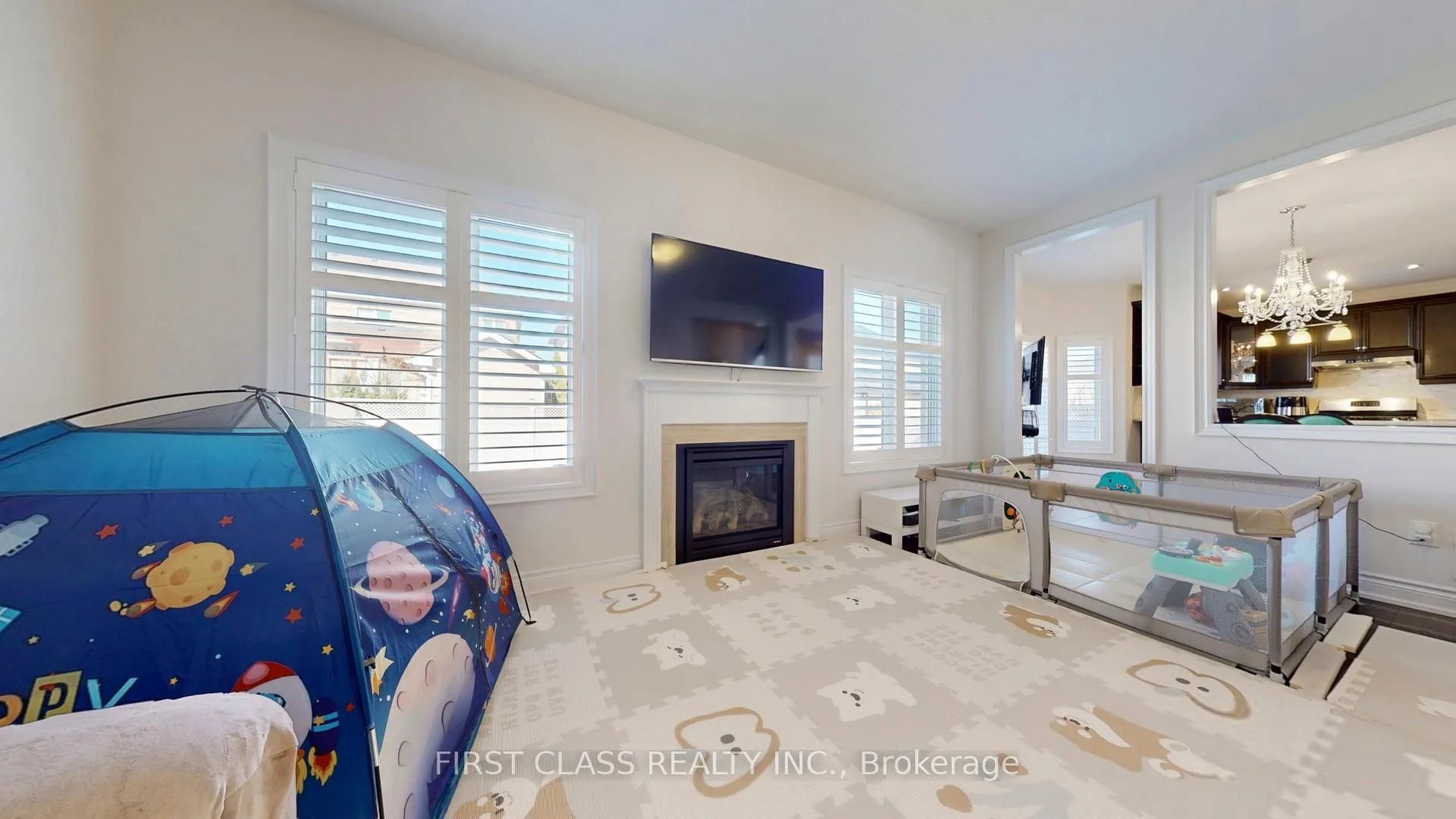 Photo 12 of 93 Royal West Drive, Brampton, Credit Valley — HOMEH