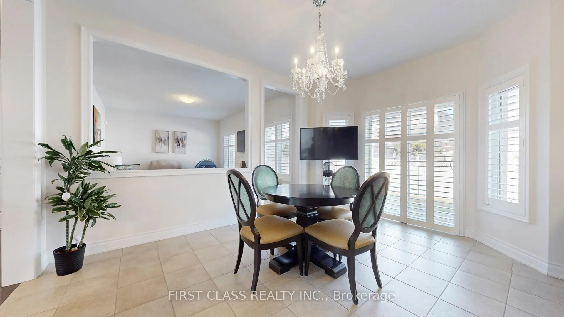 Photo 13 of 93 Royal West Drive, Brampton, Credit Valley — HOMEH