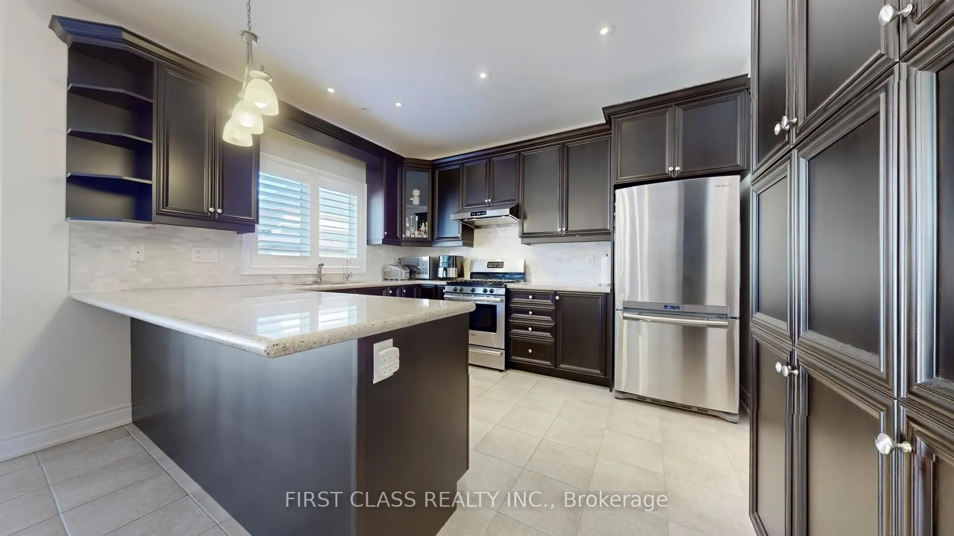 Photo 15 of 93 Royal West Drive, Brampton, Credit Valley — HOMEH