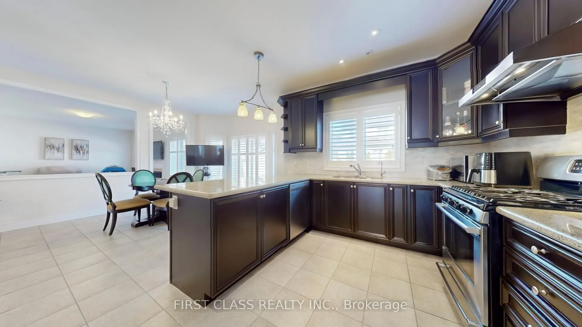 Photo 16 of 93 Royal West Drive, Brampton, Credit Valley — HOMEH