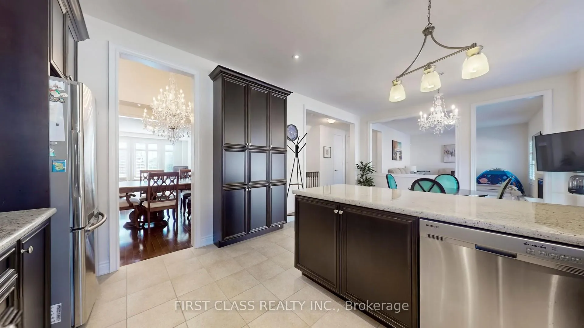 Photo 17 of 93 Royal West Drive, Brampton, Credit Valley — HOMEH