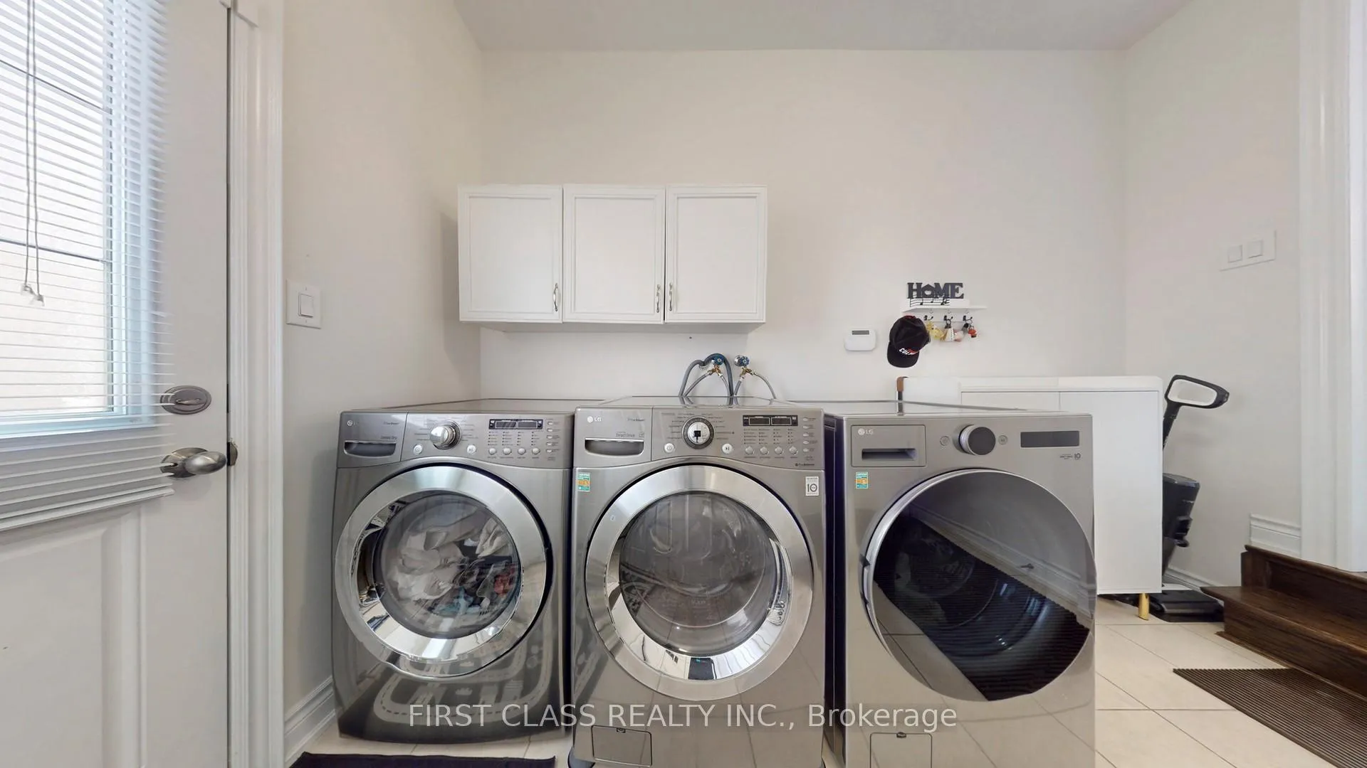 Photo 20 of 93 Royal West Drive, Brampton, Credit Valley — HOMEH