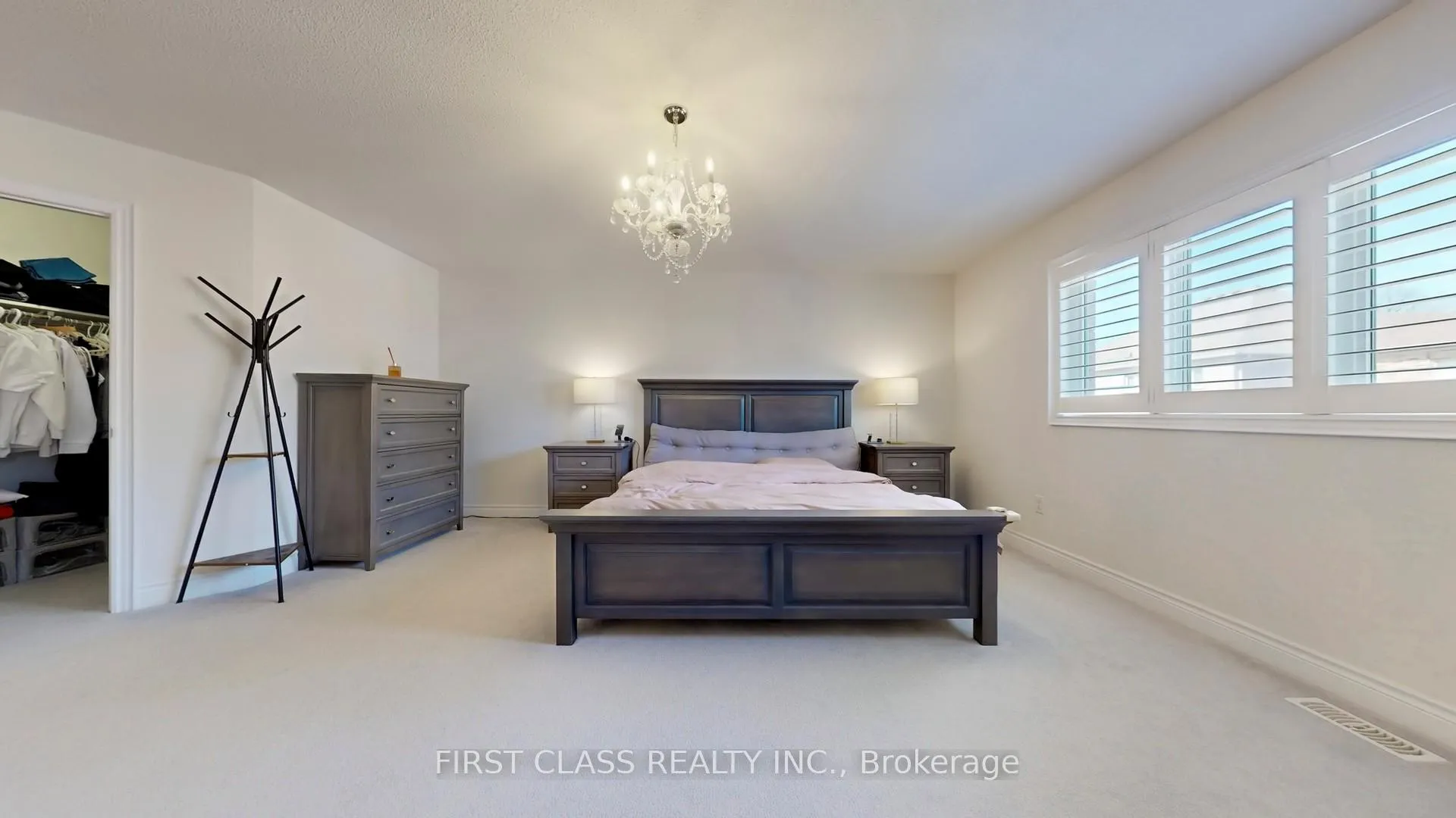 Photo 24 of 93 Royal West Drive, Brampton, Credit Valley — HOMEH