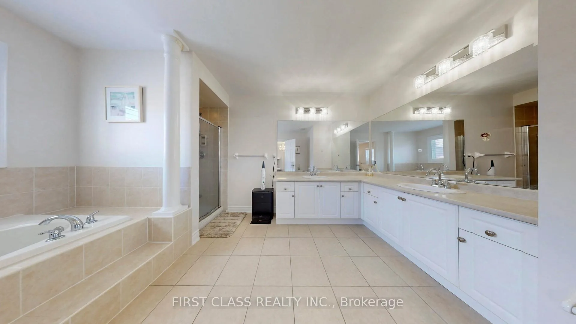 Photo 26 of 93 Royal West Drive, Brampton, Credit Valley — HOMEH