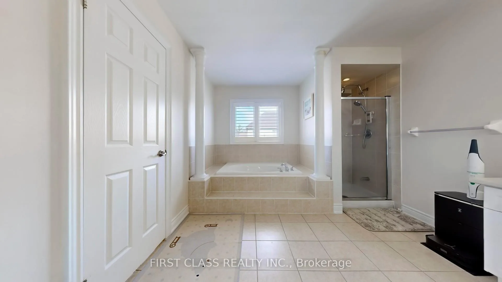 Photo 27 of 93 Royal West Drive, Brampton, Credit Valley — HOMEH