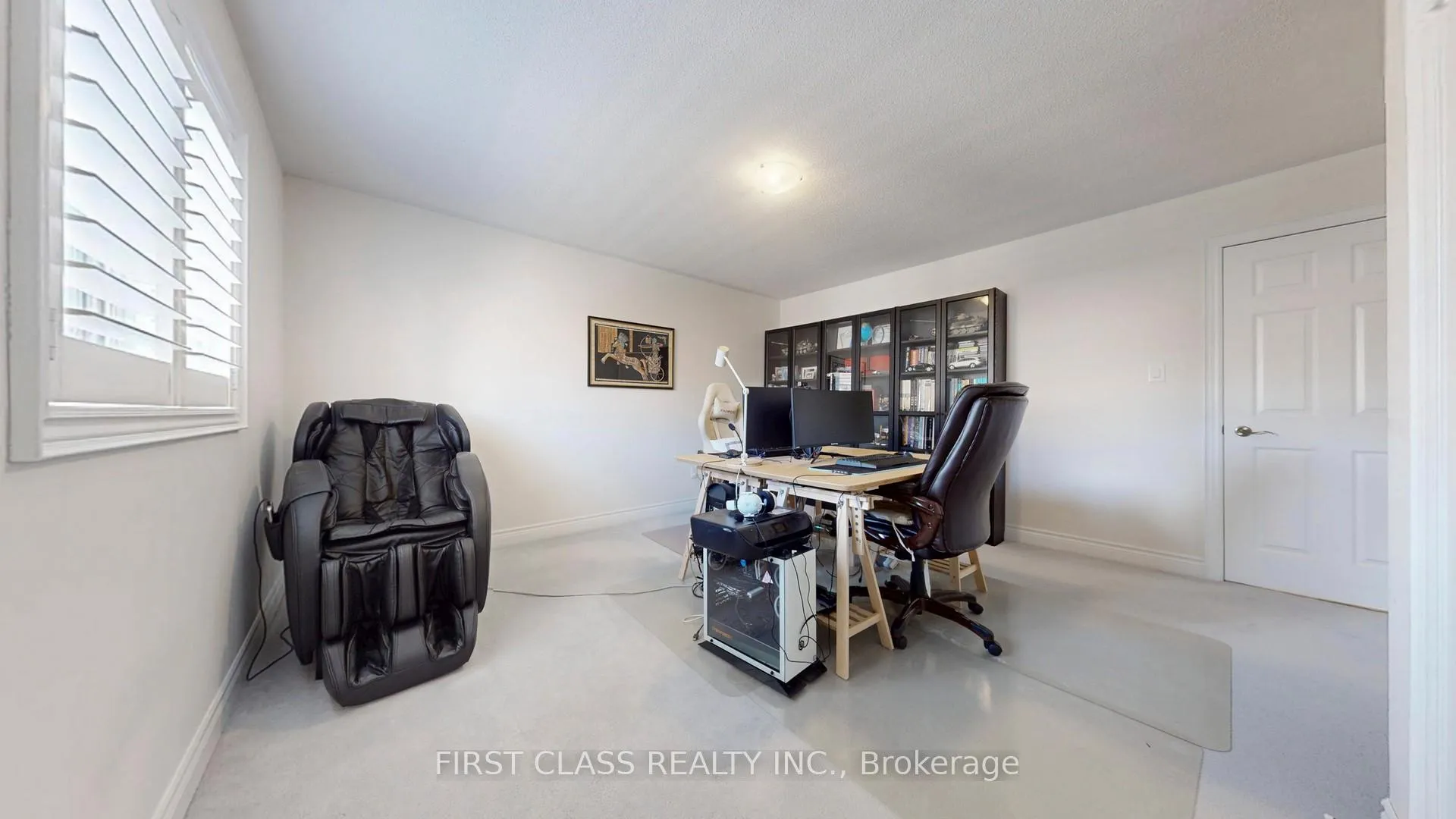Photo 36 of 93 Royal West Drive, Brampton, Credit Valley — HOMEH