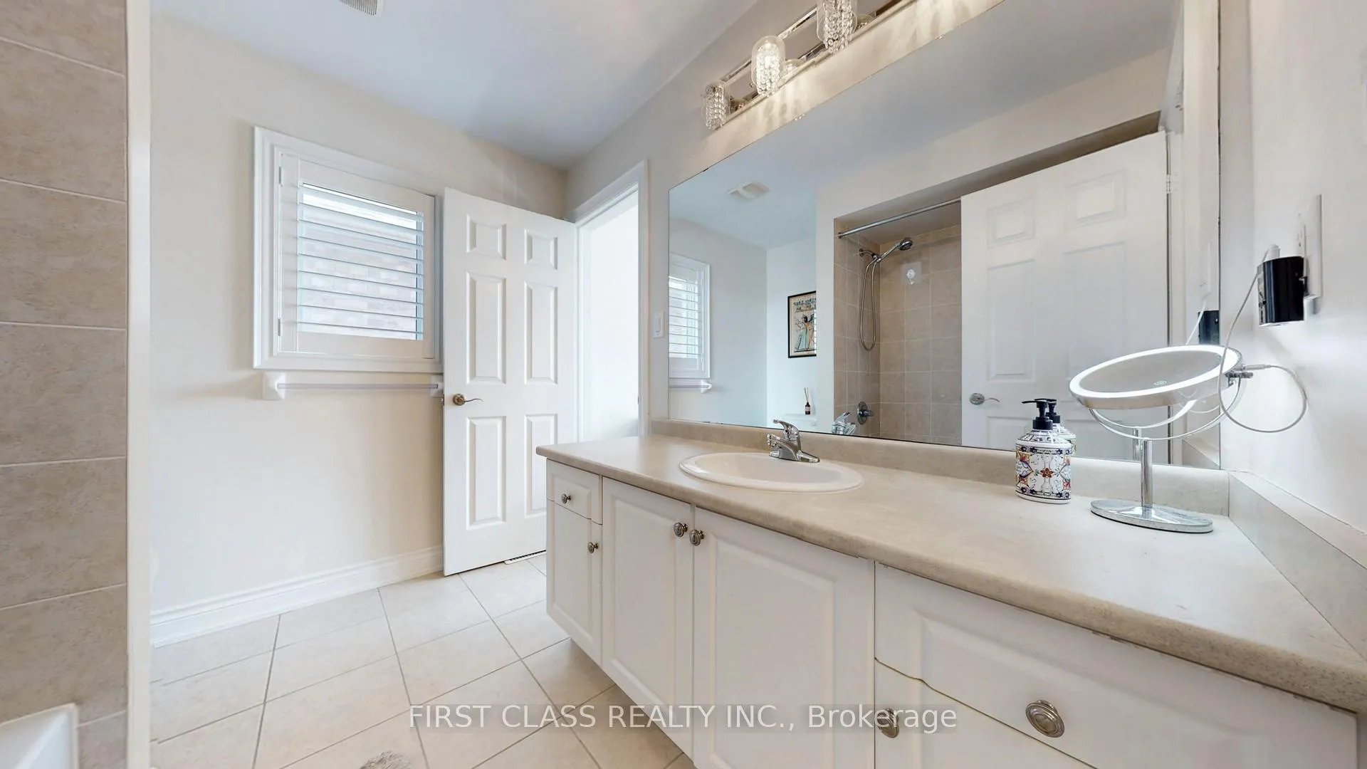 Photo 37 of 93 Royal West Drive, Brampton, Credit Valley — HOMEH
