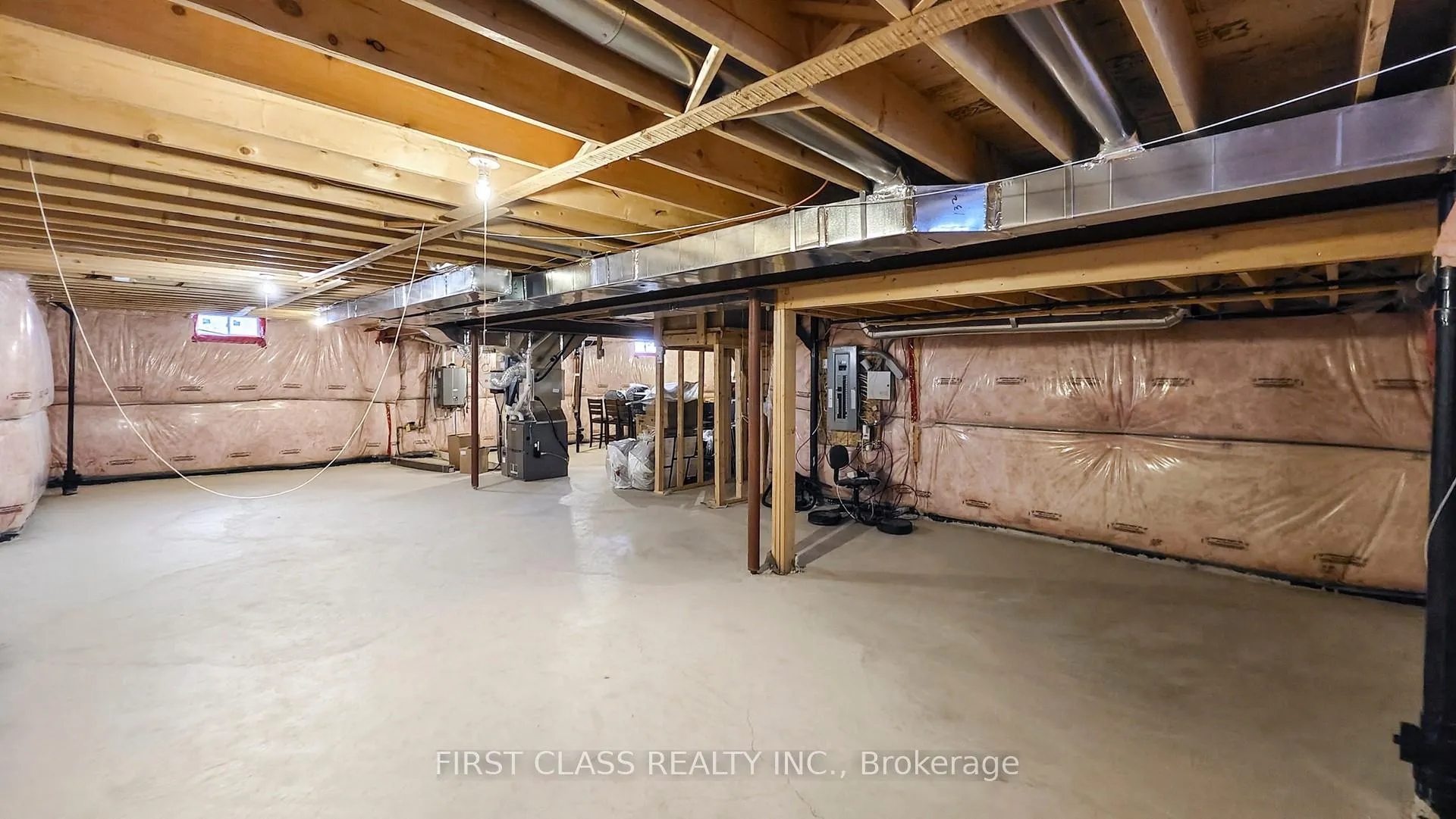 Photo 40 of 93 Royal West Drive, Brampton, Credit Valley — HOMEH