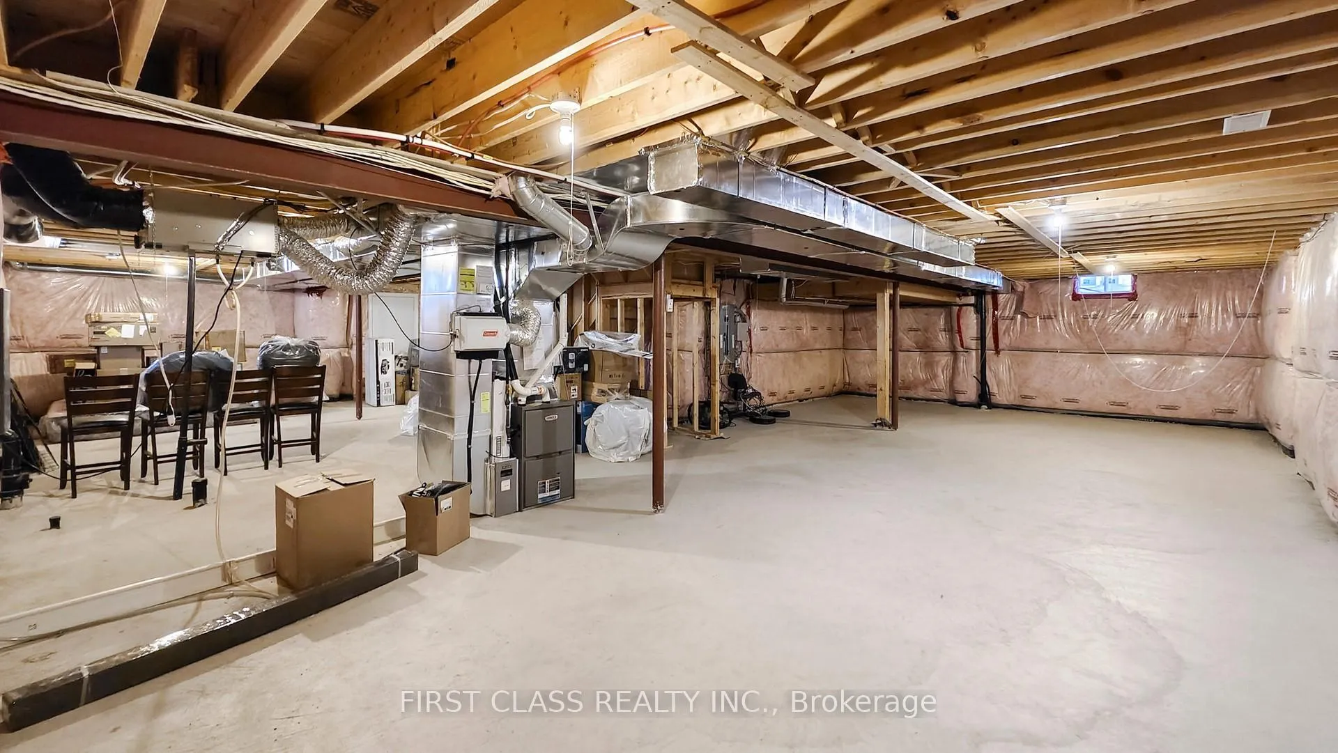 Photo 41 of 93 Royal West Drive, Brampton, Credit Valley — HOMEH