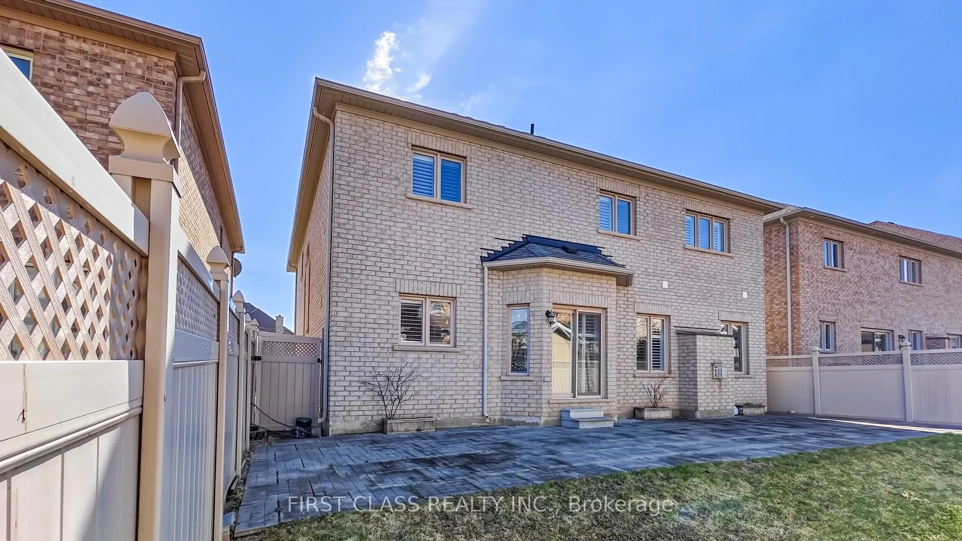 Photo 43 of 93 Royal West Drive, Brampton, Credit Valley — HOMEH