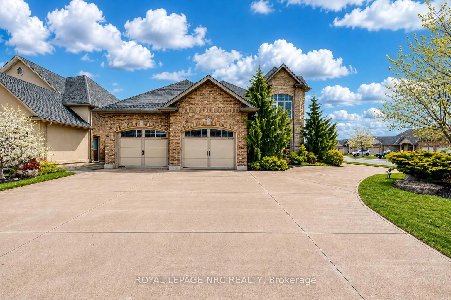 Photo 3 of 8479 Forestview Boulevard, Niagara Falls, Forestview — HOMEH