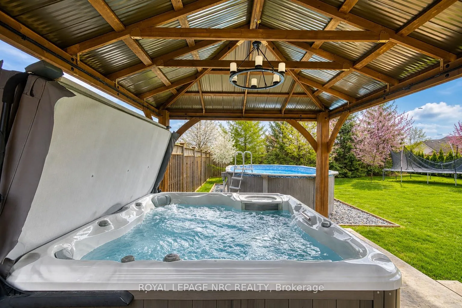 Photo 10 of 8479 Forestview Boulevard, Niagara Falls, Forestview — HOMEH