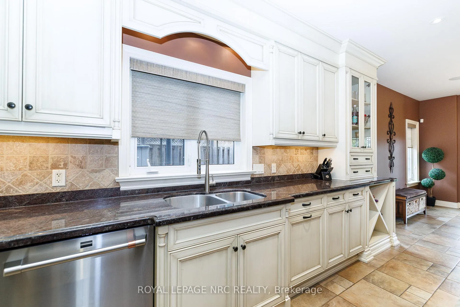 Photo 20 of 8479 Forestview Boulevard, Niagara Falls, Forestview — HOMEH