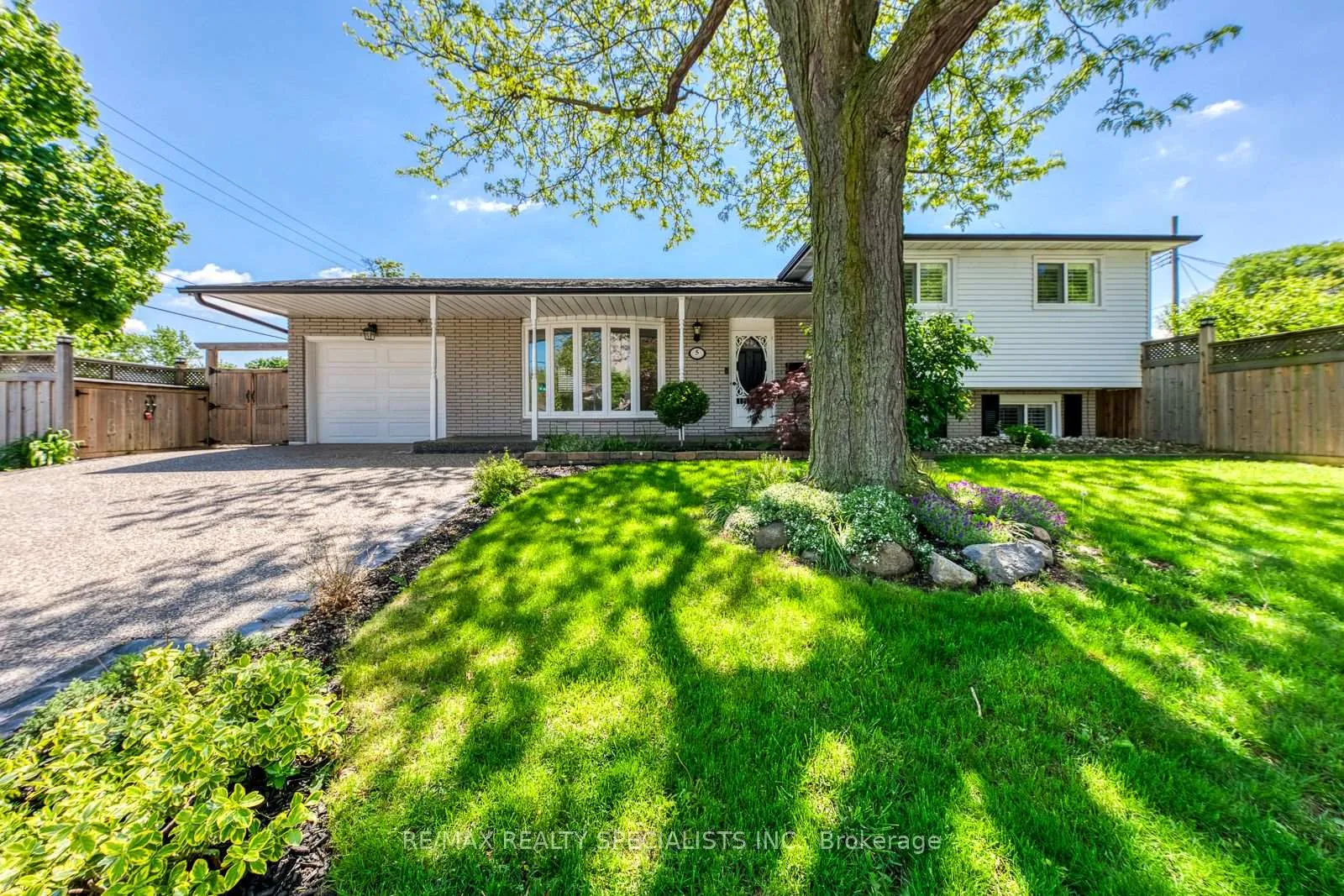 Photo 1 of 5 Country Club Drive, Hamilton, Vincent — HOMEH