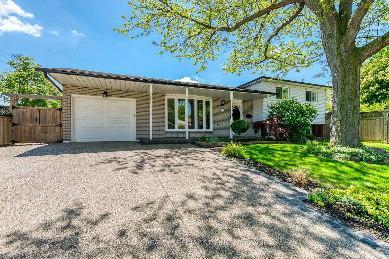 Photo 2 of 5 Country Club Drive, Hamilton, Vincent — HOMEH