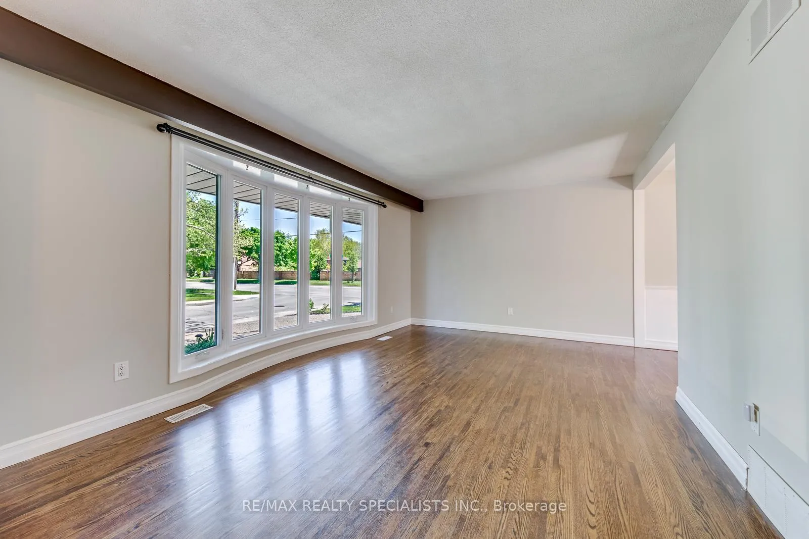 Photo 7 of 5 Country Club Drive, Hamilton, Vincent — HOMEH