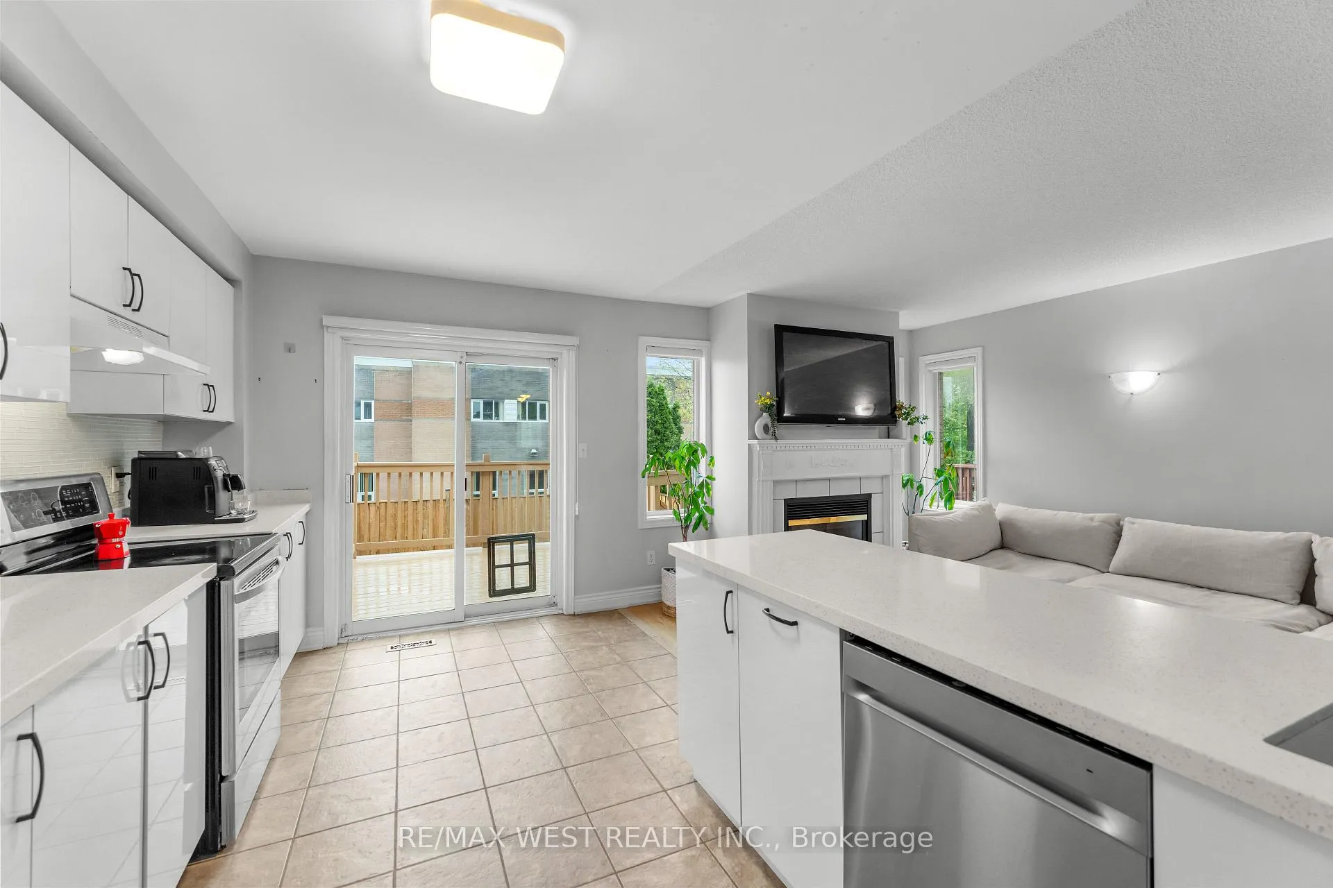 Photo 11 of 284 Monte Carlo Drive, Vaughan, Sonoma Heights — HOMEH