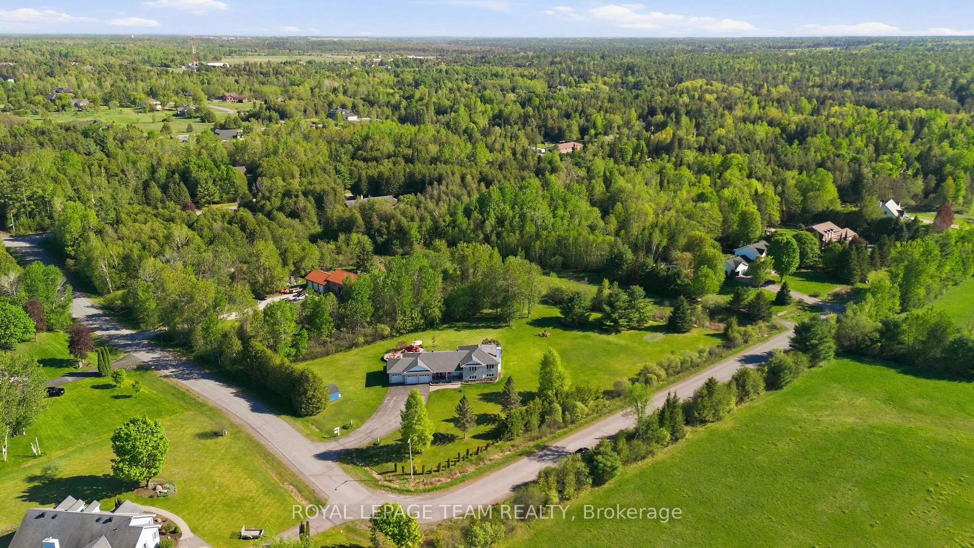 Photo 3 of 118 Rushing Brook Drive, Ottawa, Huntley Ward (South West) — HOMEH