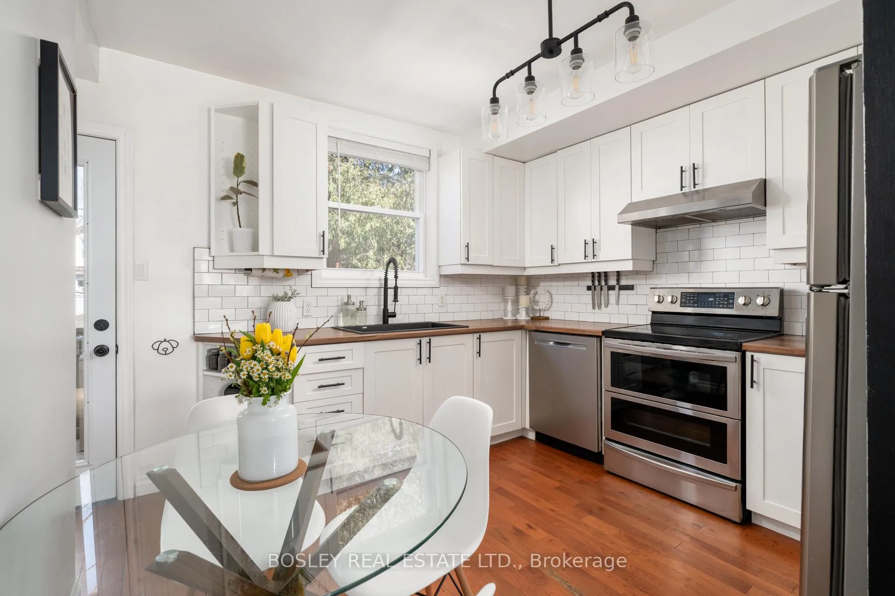 Photo 7 of 24 Queensdale Avenue, Toronto, Danforth Village-East York — HOMEH
