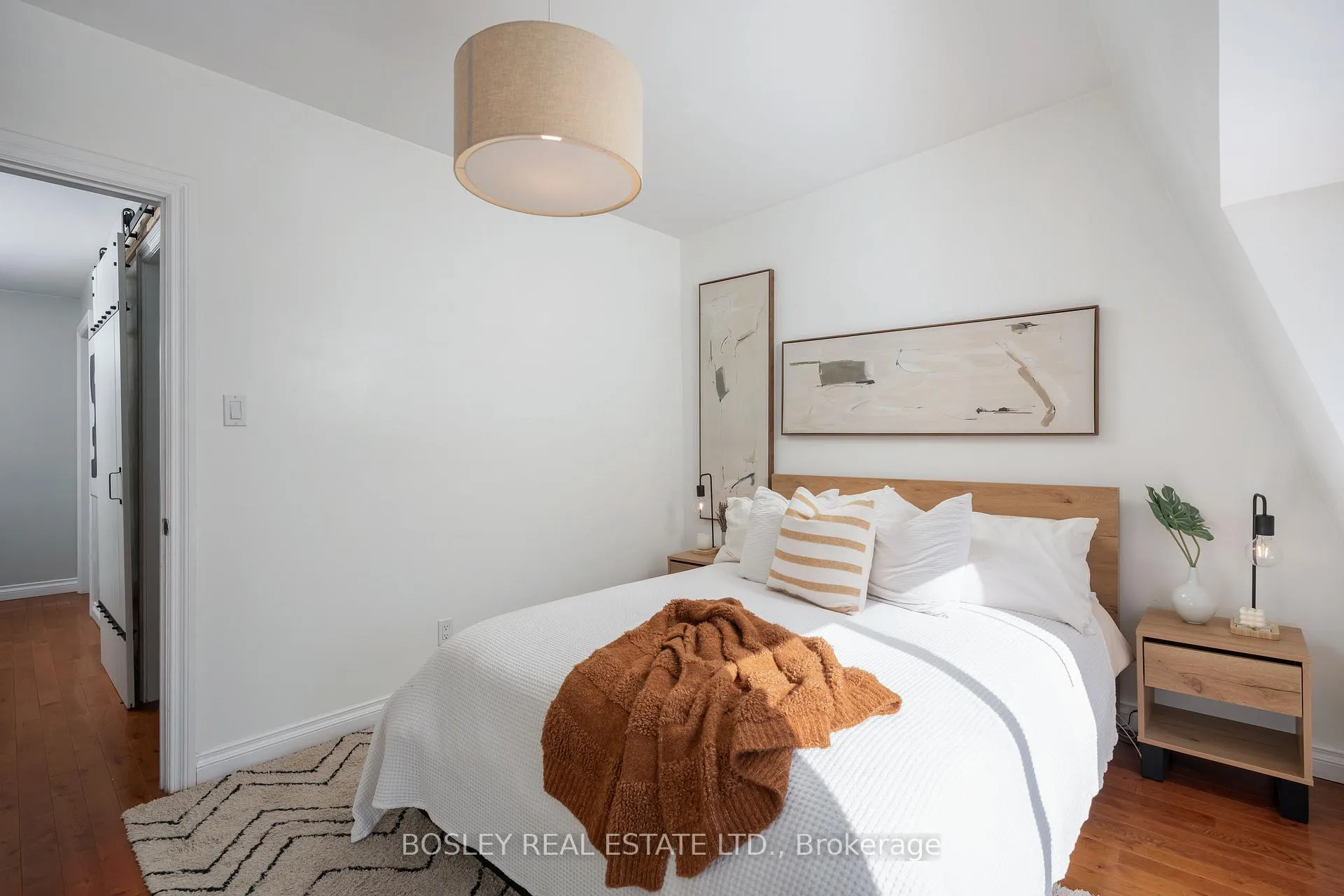 Photo 15 of 24 Queensdale Avenue, Toronto, Danforth Village-East York — HOMEH