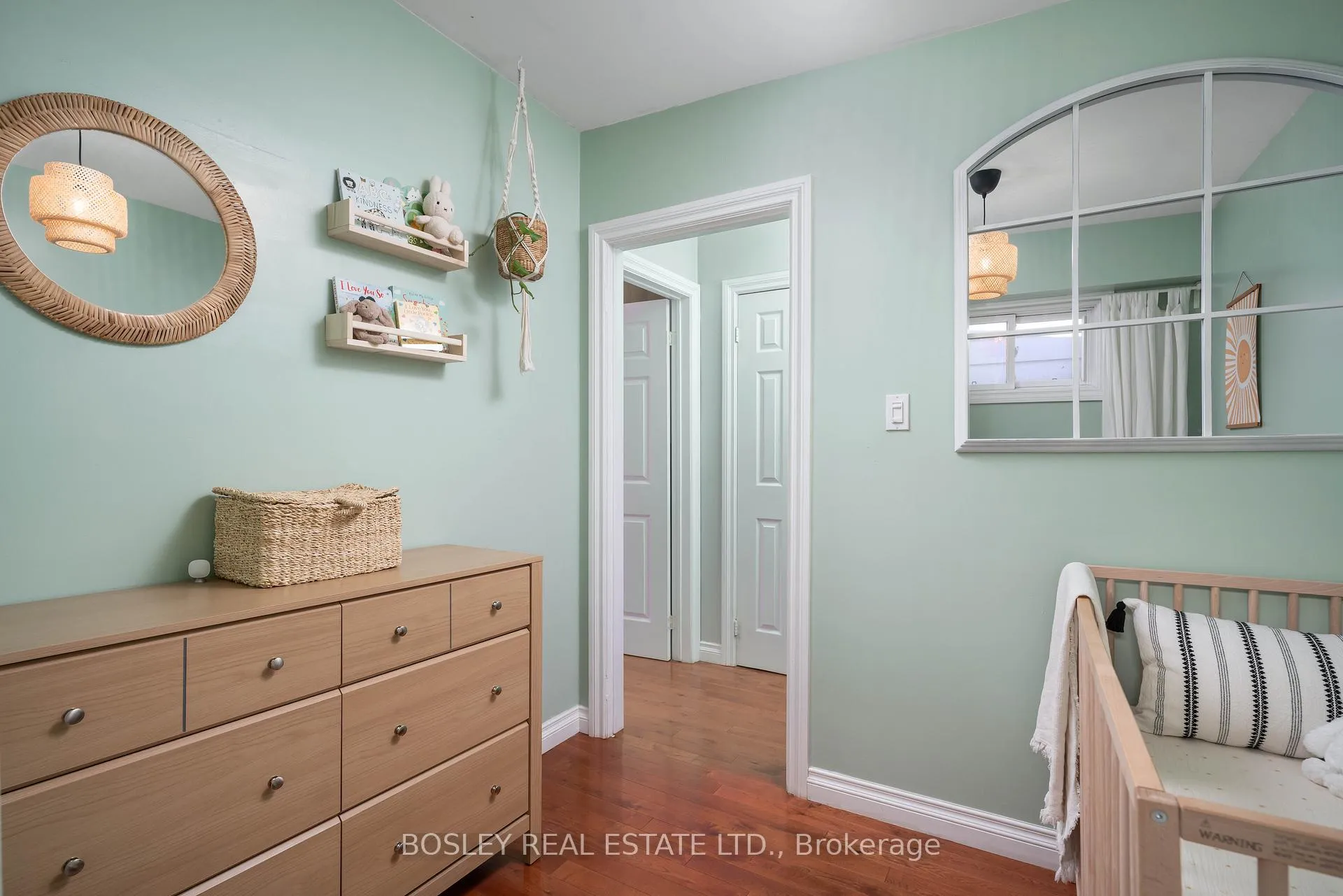 Photo 18 of 24 Queensdale Avenue, Toronto, Danforth Village-East York — HOMEH