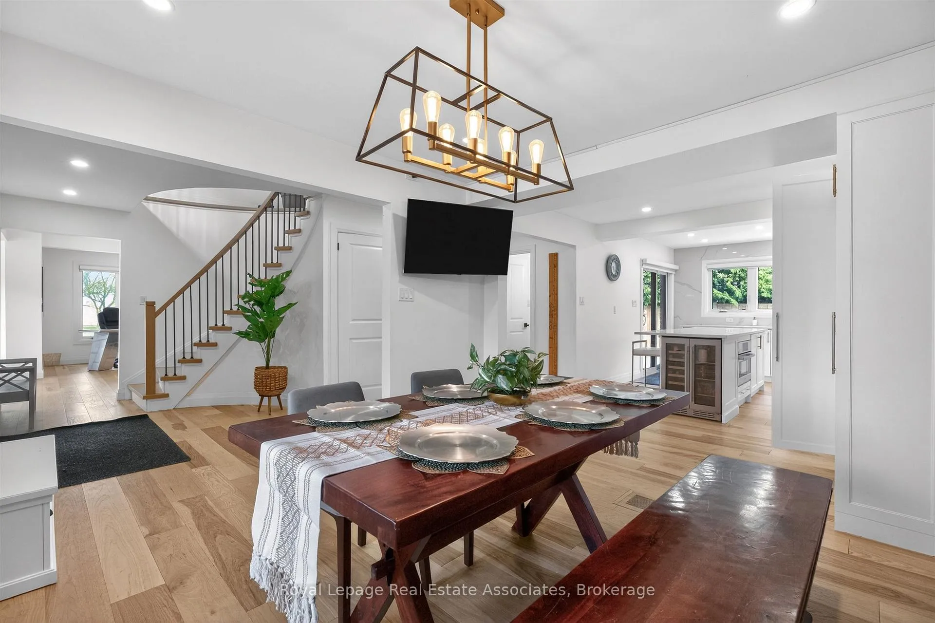 Photo 10 of 382 Nelles Road N, Grimsby, Grimsby Beach — HOMEH