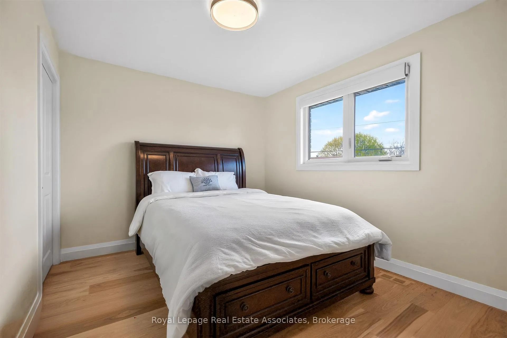 Photo 30 of 382 Nelles Road N, Grimsby, Grimsby Beach — HOMEH