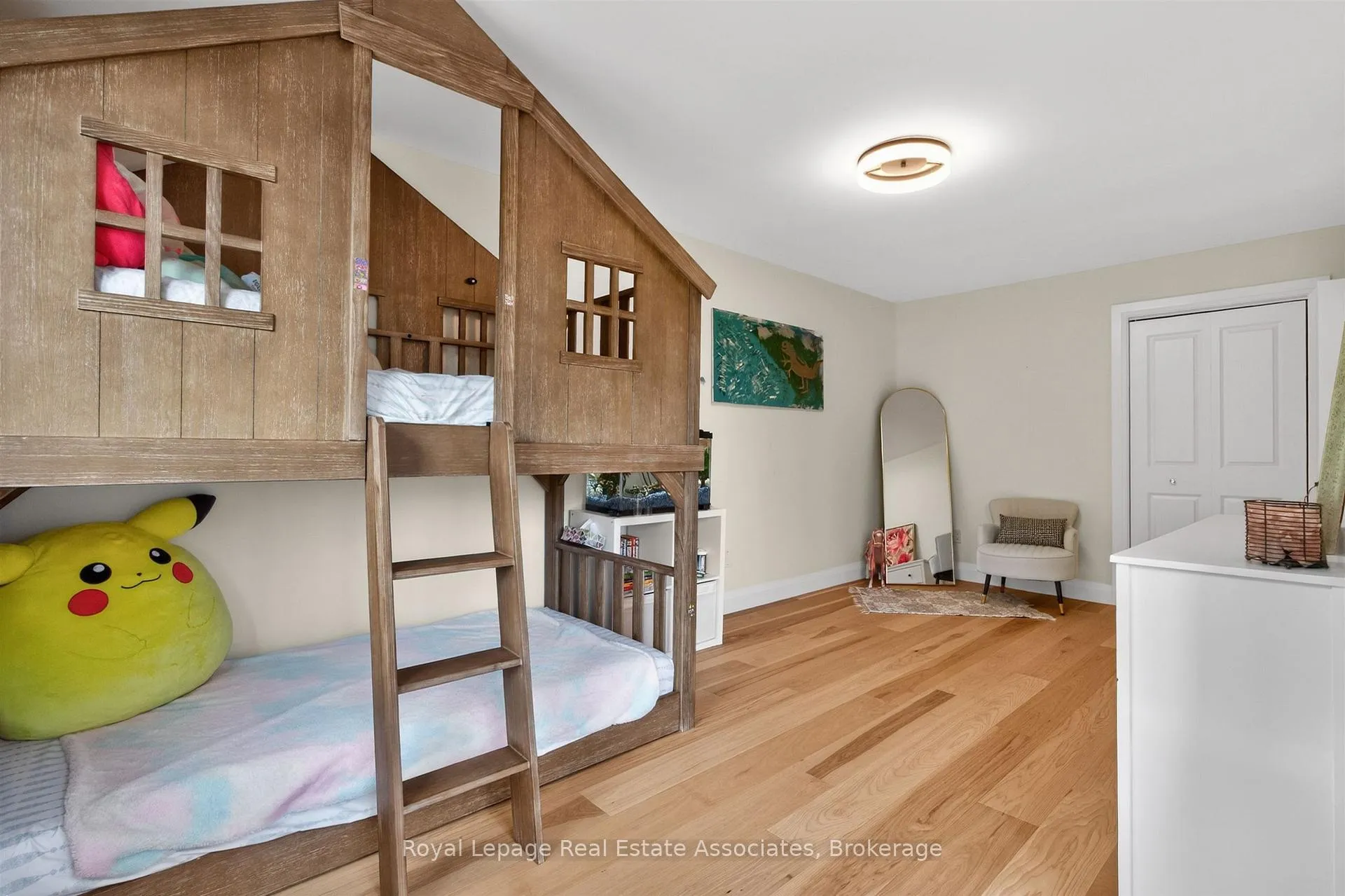 Photo 33 of 382 Nelles Road N, Grimsby, Grimsby Beach — HOMEH