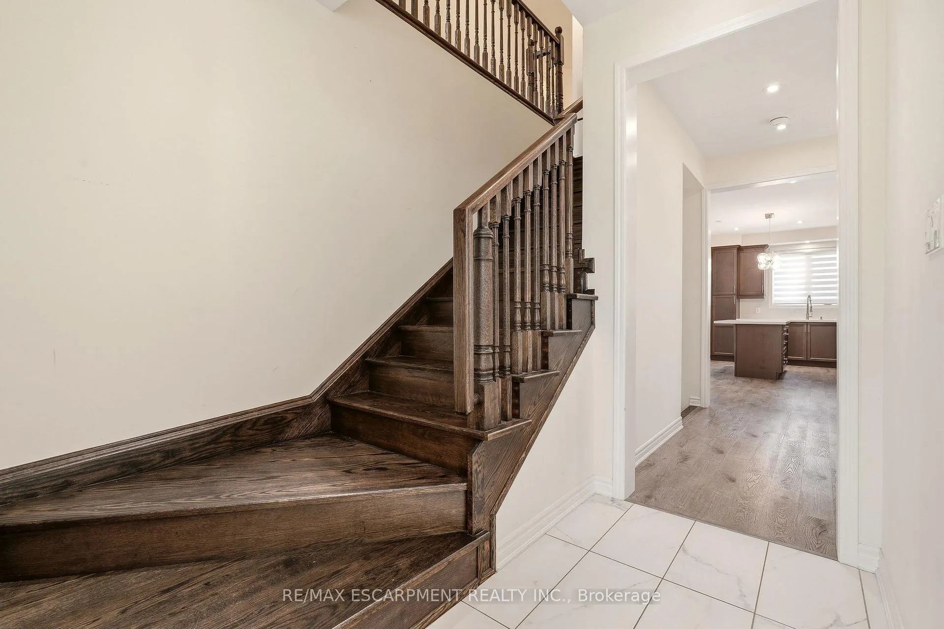 Photo 4 of 1364 Sycamore Garden, Milton, Cobban — HOMEH