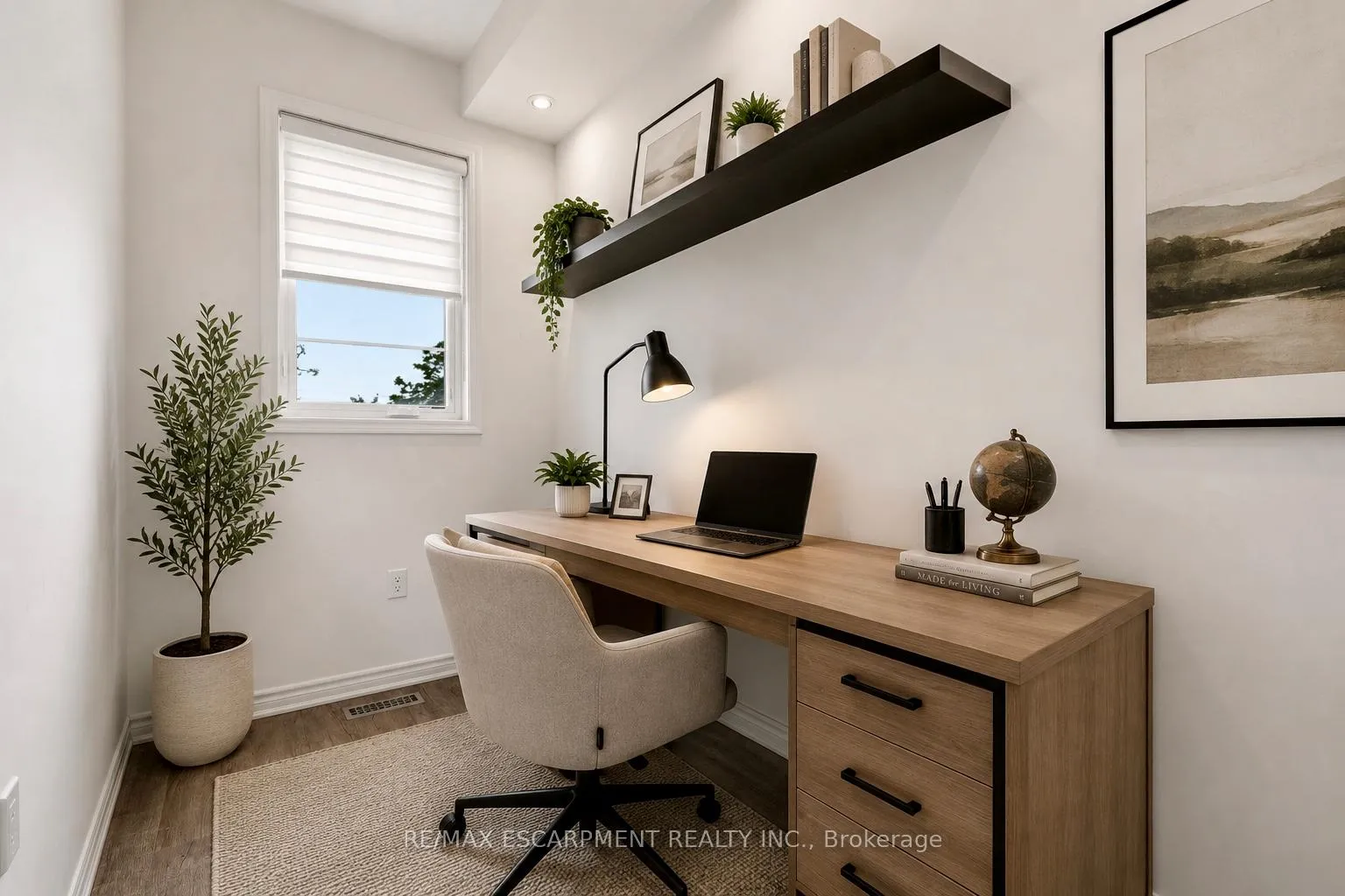Photo 5 of 1364 Sycamore Garden, Milton, Cobban — HOMEH
