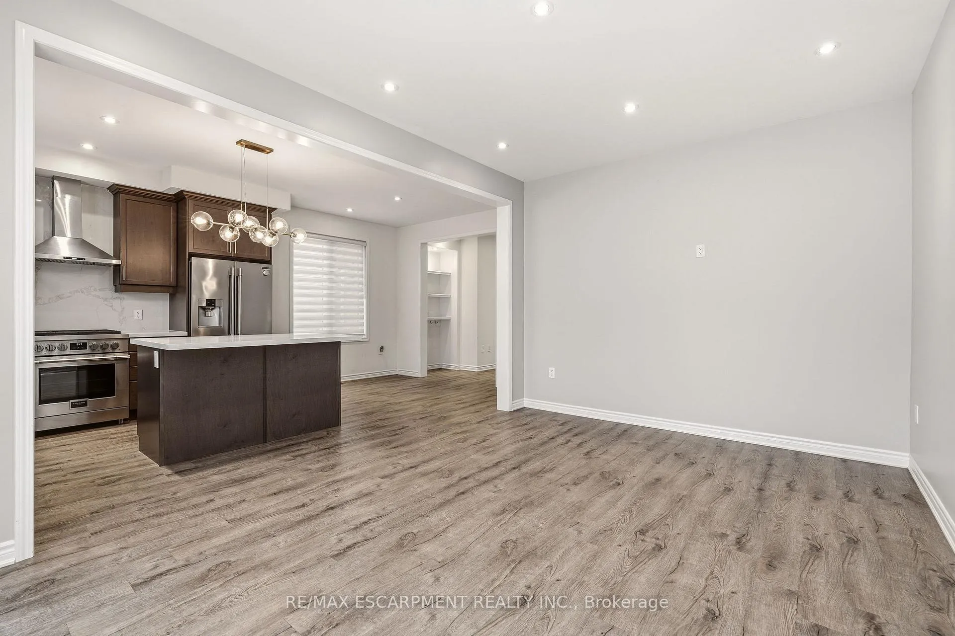 Photo 16 of 1364 Sycamore Garden, Milton, Cobban — HOMEH
