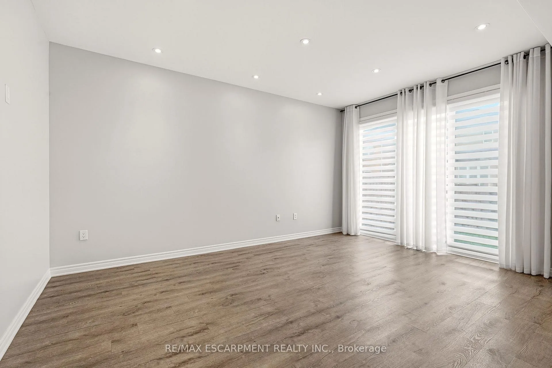 Photo 18 of 1364 Sycamore Garden, Milton, Cobban — HOMEH